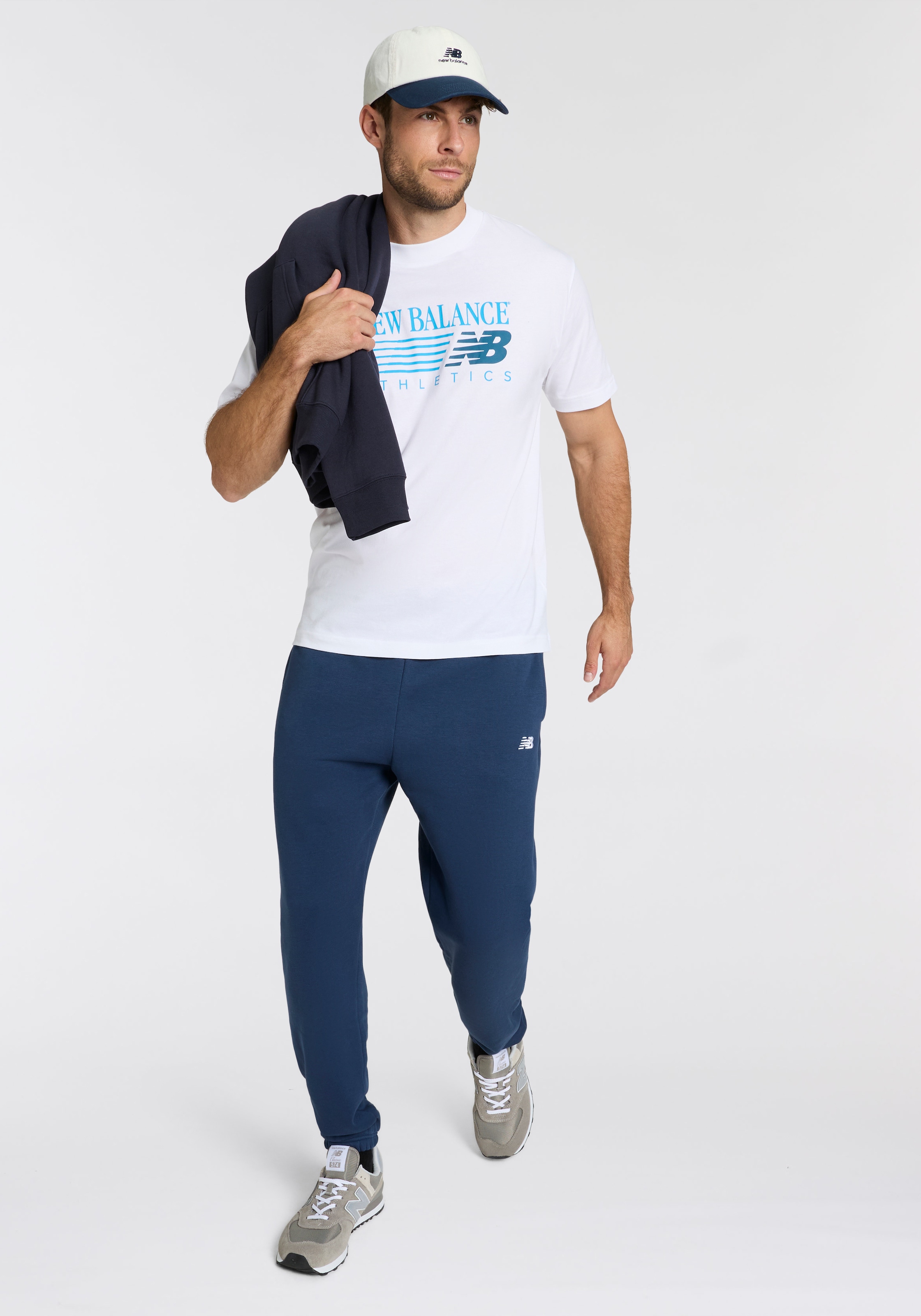 New Balance Kapuzensweatshirt »REIMAGINED FLEECE HOODIE«, sportlicher Look, aus Baumwolle und Polyester, klassischer Schnitt

