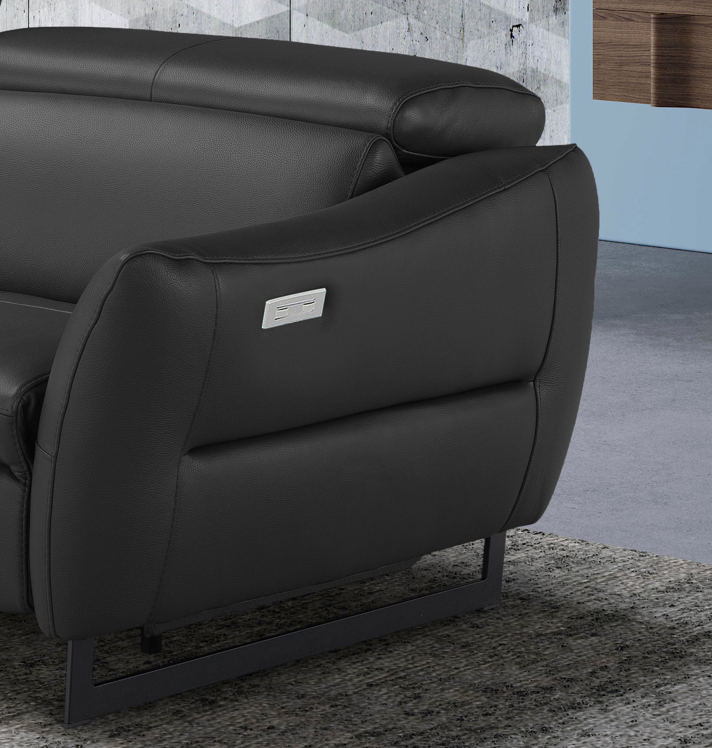 Egoitaliano 2,5-Sitzer »Dafne, elegantes Designsofa mit hohem Sitzkomfort«, mit und ohne elektrischer Relaxfunktion, Kopfteile manuell verstellbar