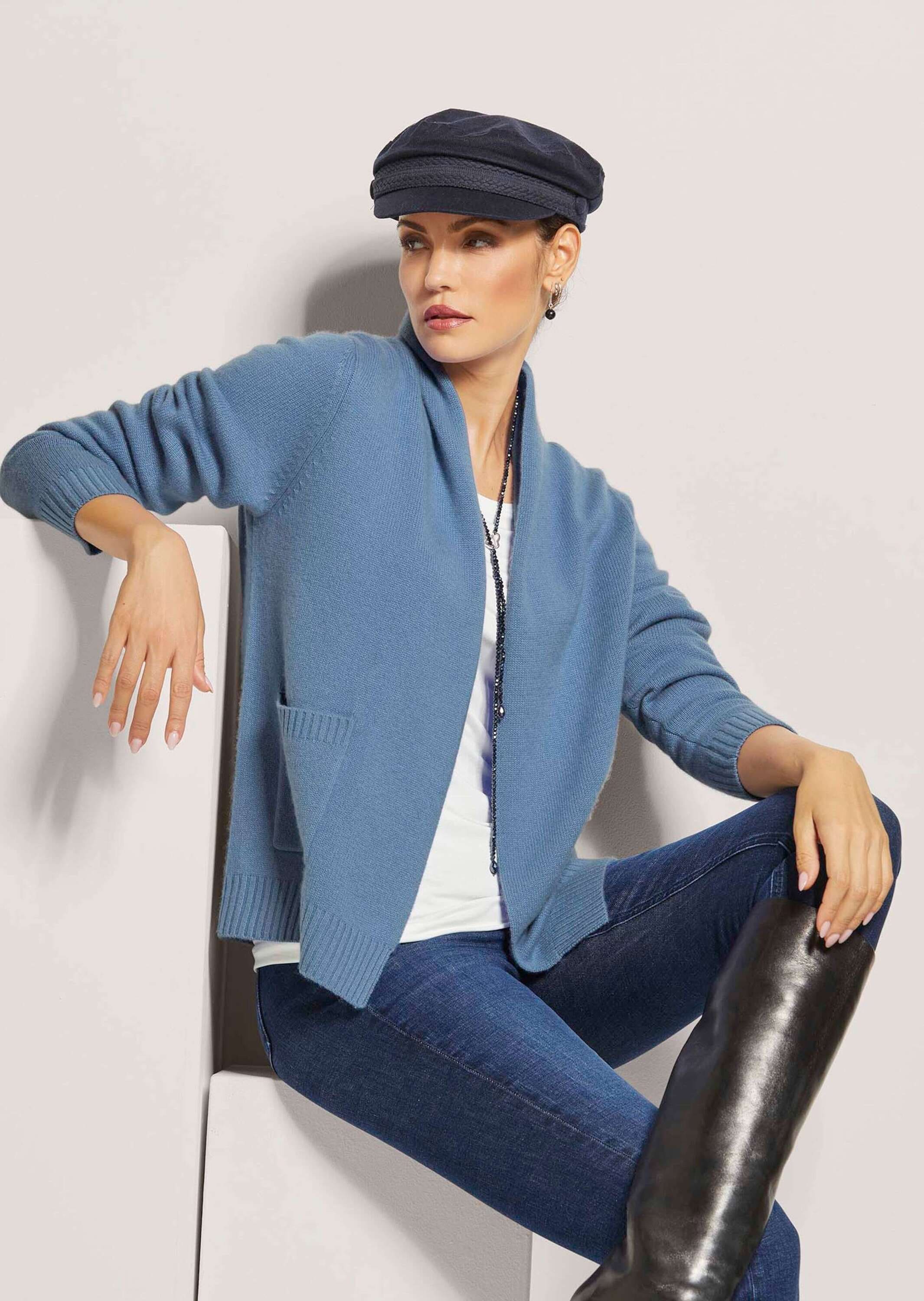 MADELEINE Strickjacke »Strickjacke Verkürzte Schurwolljacke mit Stehkragen«