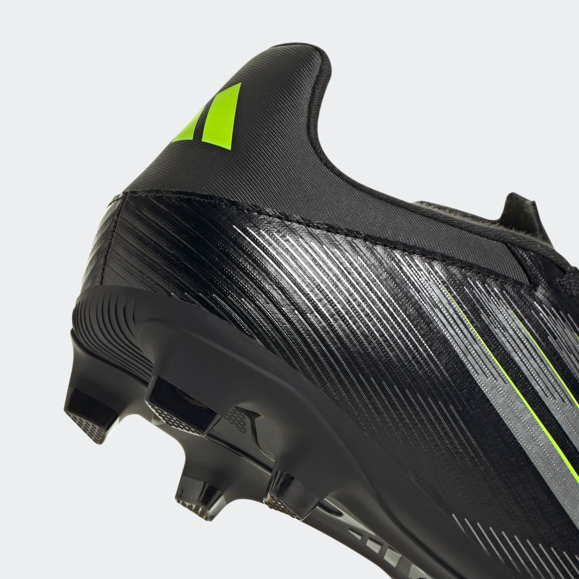 adidas Performance Fußballschuh »F50 CLUB KUNSTRASEN NEUERER GENERATION, HART- UND ASCHENPLÄTZE E«, geeignet für Rasen- und Kunstrasenplätze