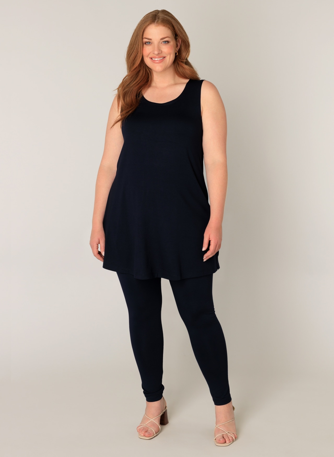 Base Level Curvy Longshirt »ABBIGALE«, ärmellos, seitlich geschlitzt