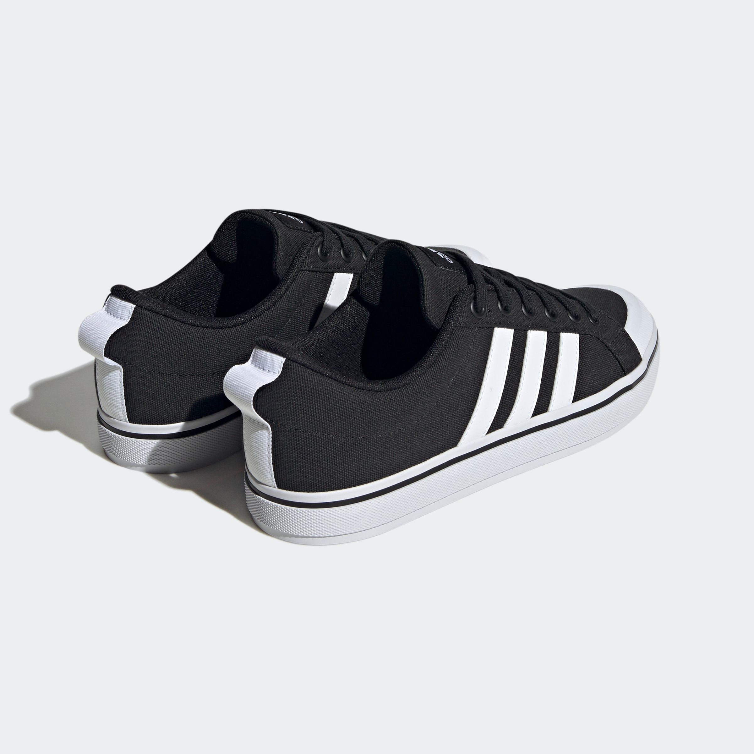 adidas Sportswear Sneaker »BRAVADA 2.0 LIFESTYLE SKATEBOARDING CANVAS«, Design auf den Spuren des adidas Nizza