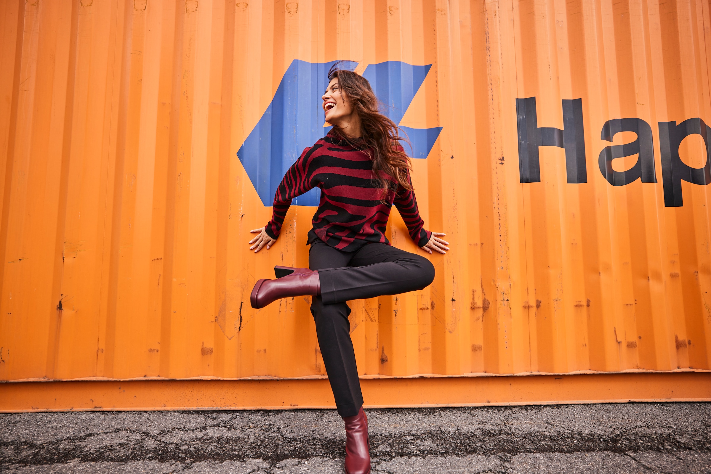 Aniston SELECTED Strickpullover, mit Animal-Muster und weitem Stehkragen