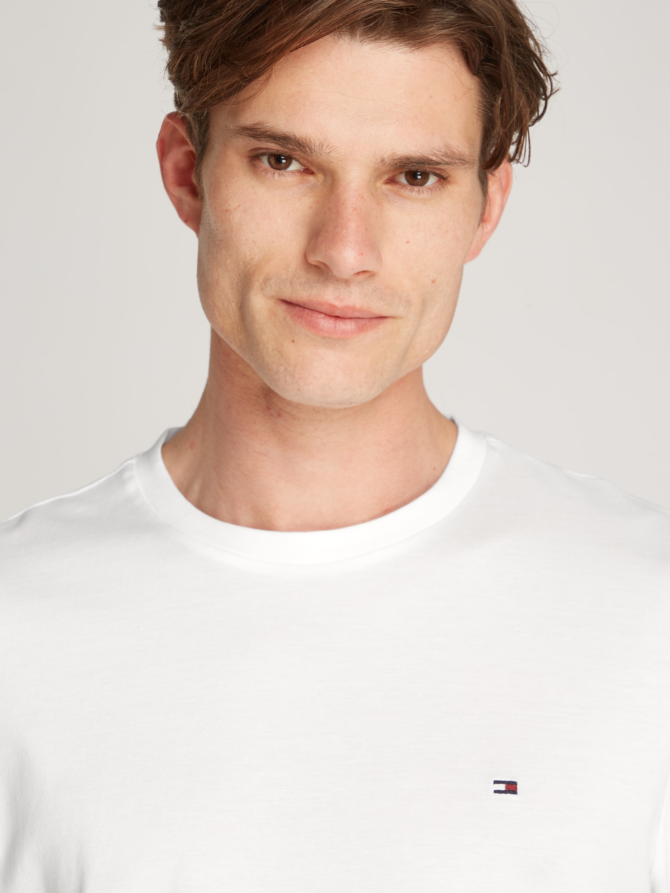 Tommy Hilfiger T-Shirt »GLOBAL STRIPE FLAG CUFF TEE«