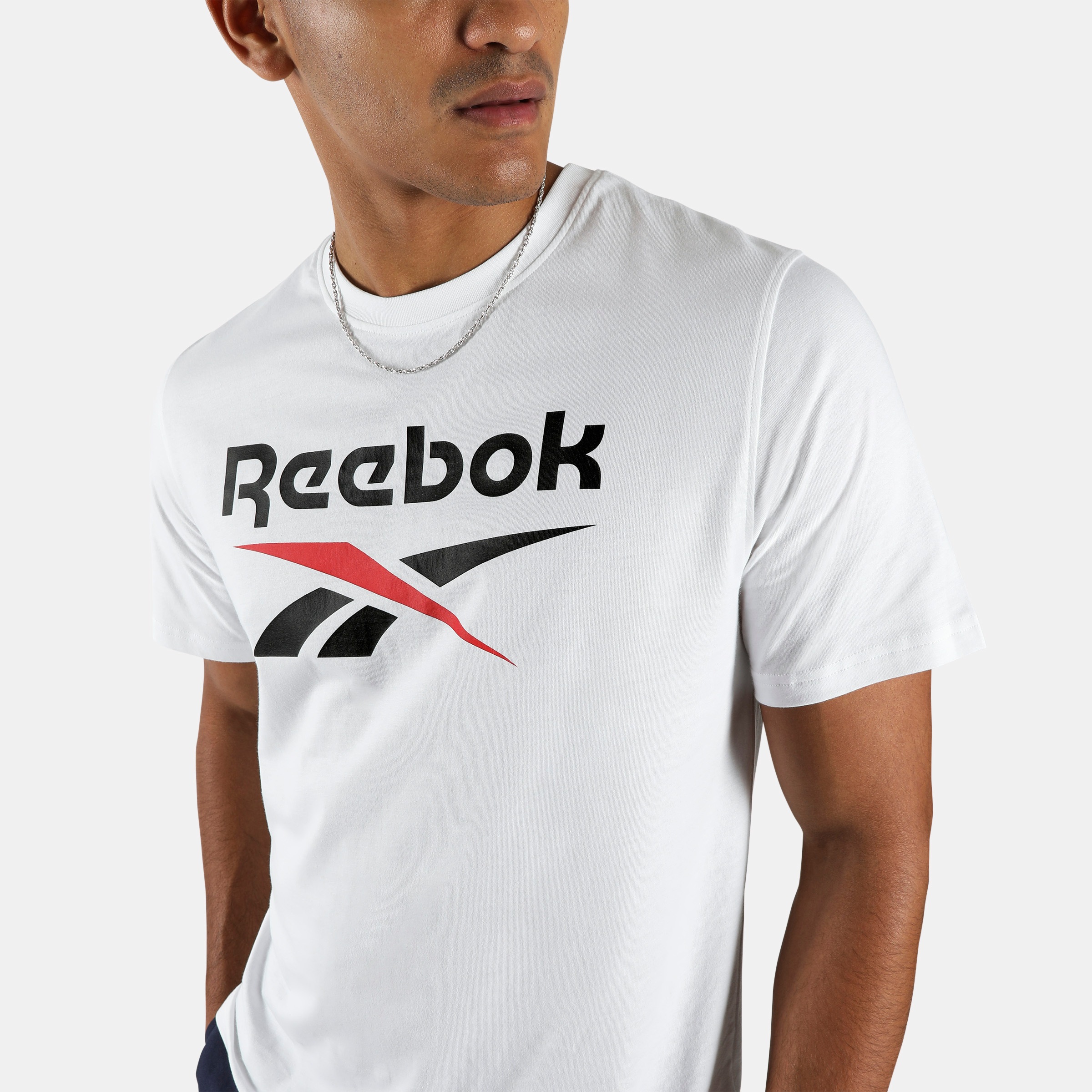 Reebok T-Shirt »BRUNO BIG LOGO CREW NECK SS TEE« Basic Passform, Kurzarm, sportliches Design, für Laufen und Fitness