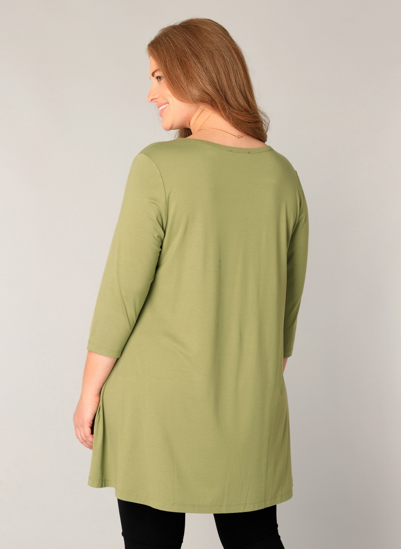 Base Level Curvy Tunikashirt »Aria« mit Rundhalsausschnitt