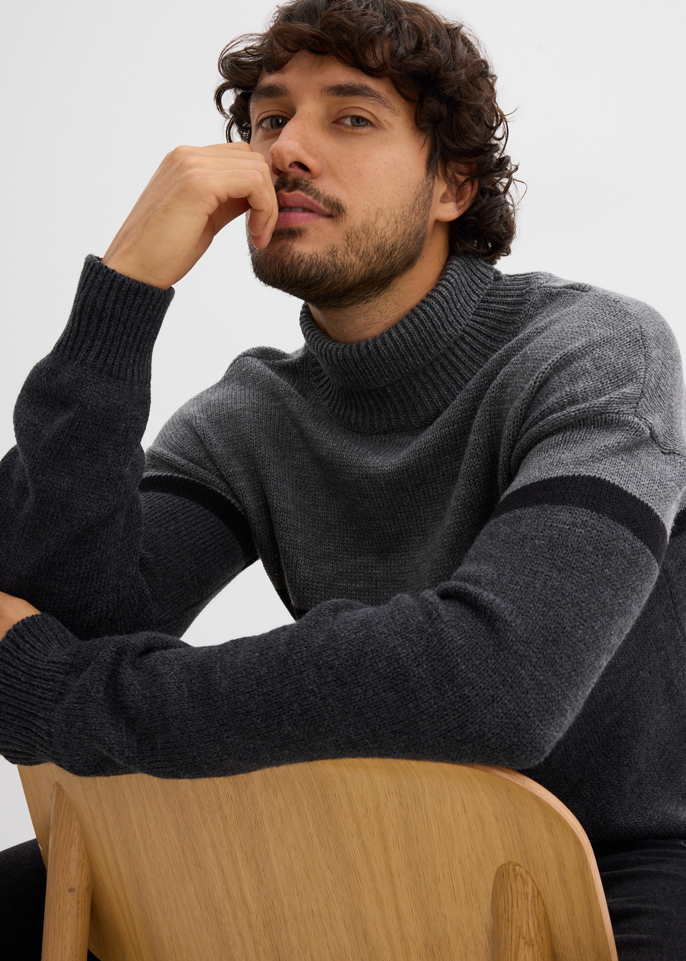 bonprix Rollkragenpullover Rollkragenpullover im Colourblocking-Design