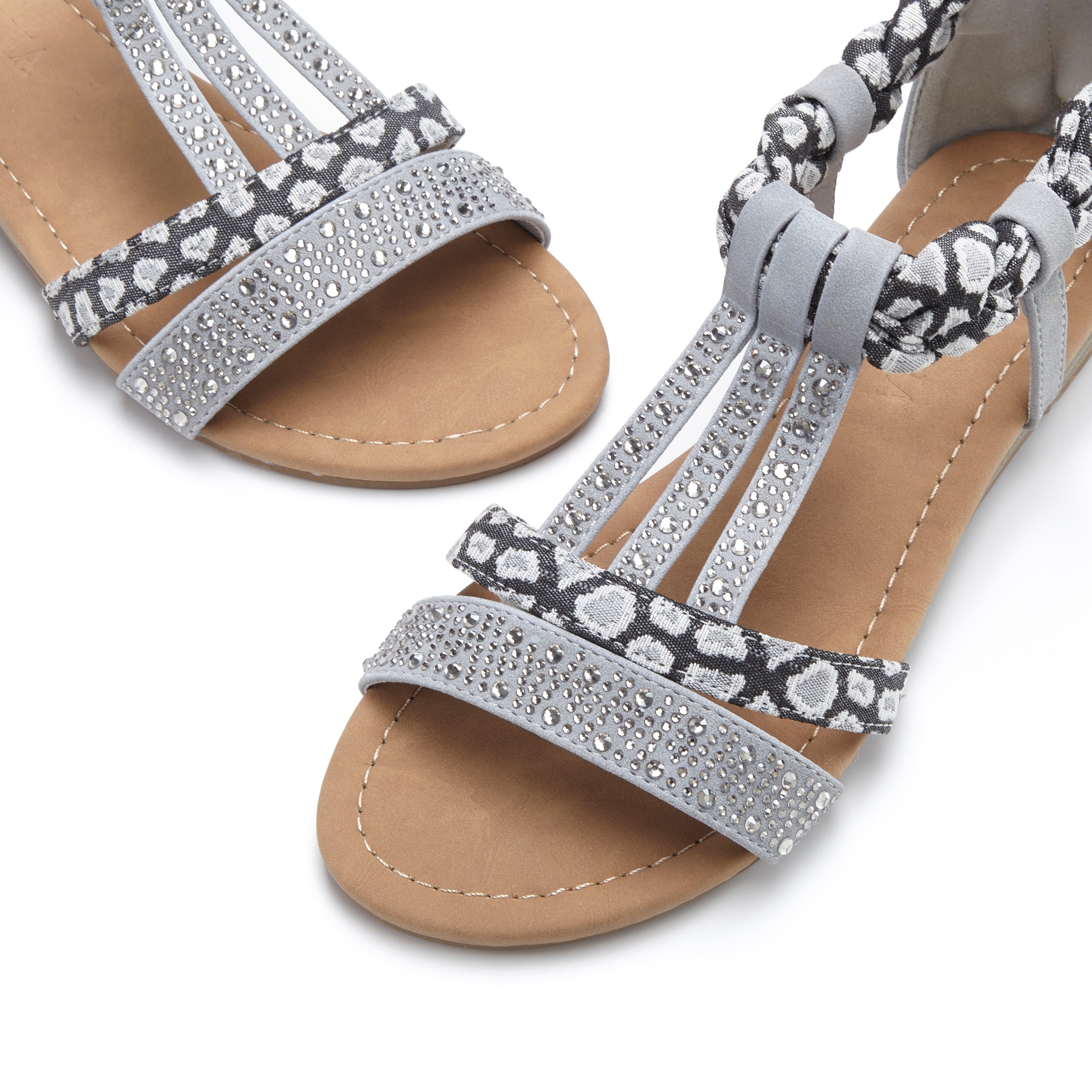 LASCANA Sandale »Sommerschuh, Sandalette,«  mit Verzierung und kleinem Keilabsatz im Festival-Look VEGAN