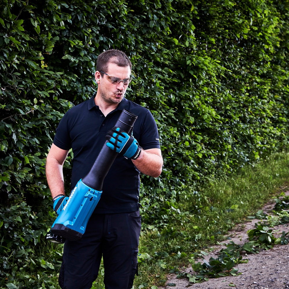 Makita Akku-Gebläse »»DUB184RF« 18V, 780 m³/h, 52,1 m/s, Inkl. Akku und Ladegerät« kompakt und leistungsfähig, bürstenloses 18 V Akku-Gebläse