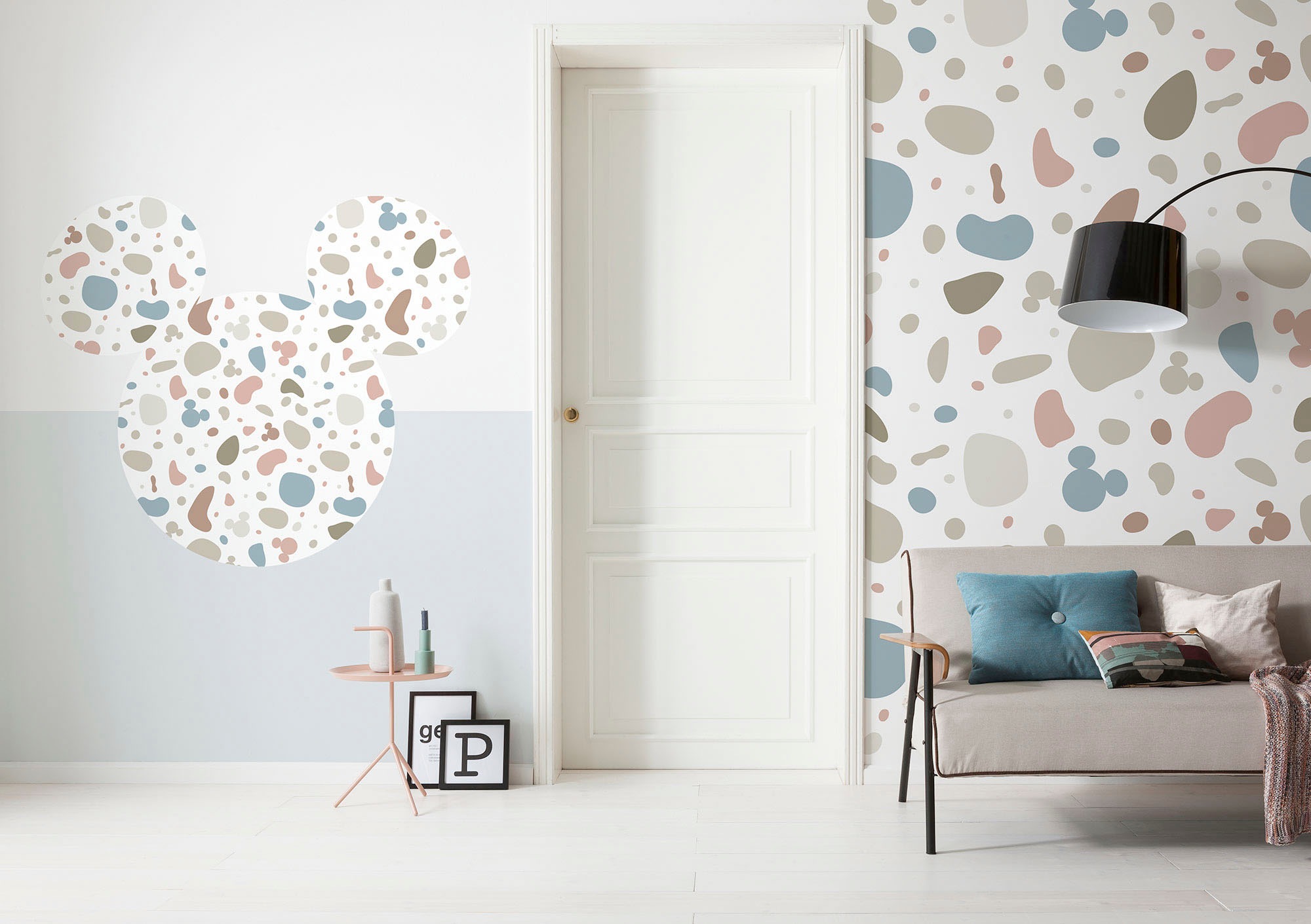 Komar Vliestapete »Digitaldruck Vlies - Mickey's gentle shadows - Größe 150 x 250 cm«, bedruckt, Kinderzimmer