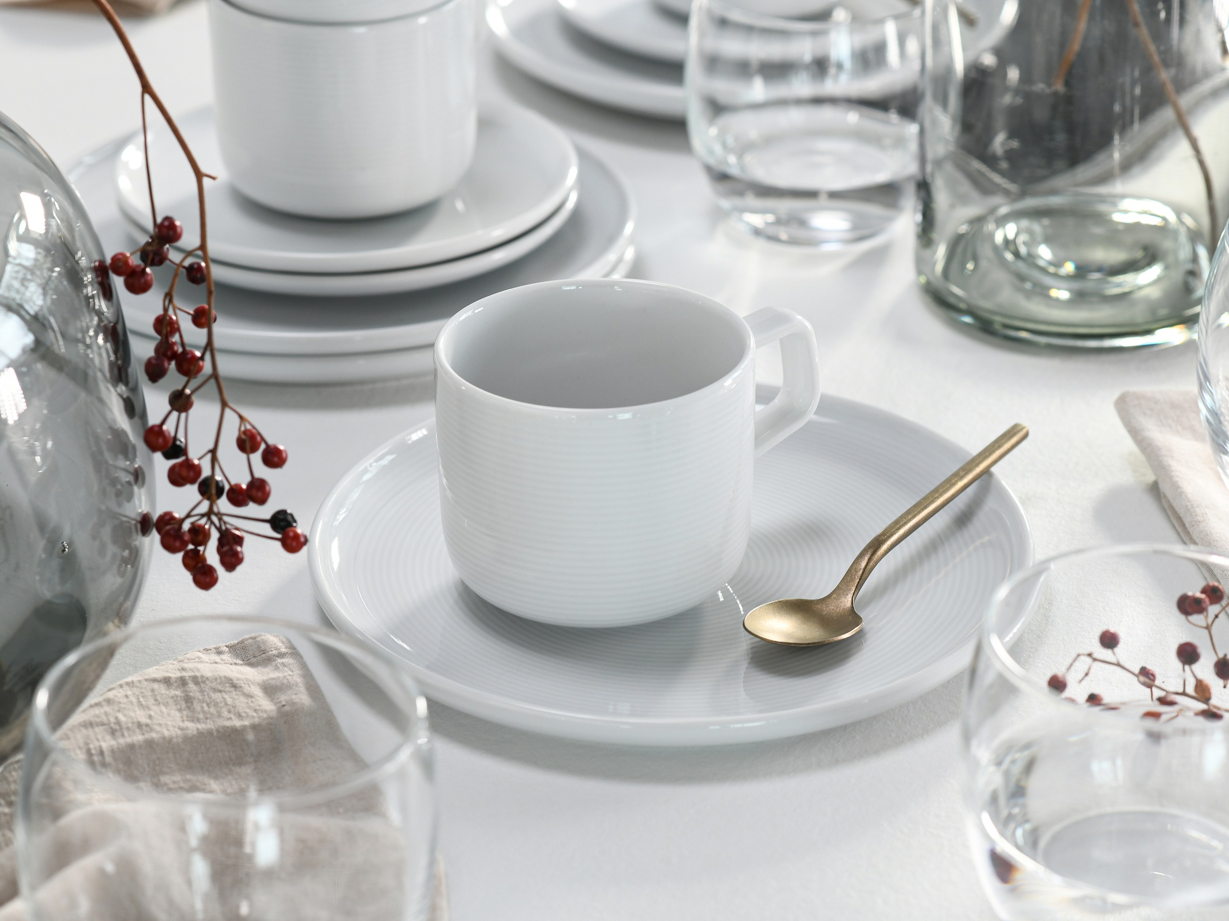 CreaTable Kaffeeservice »Session, Service, 18-tlg.« Teller ohne Fahne mit großem Spiegel, Elegantes Rillenrelief