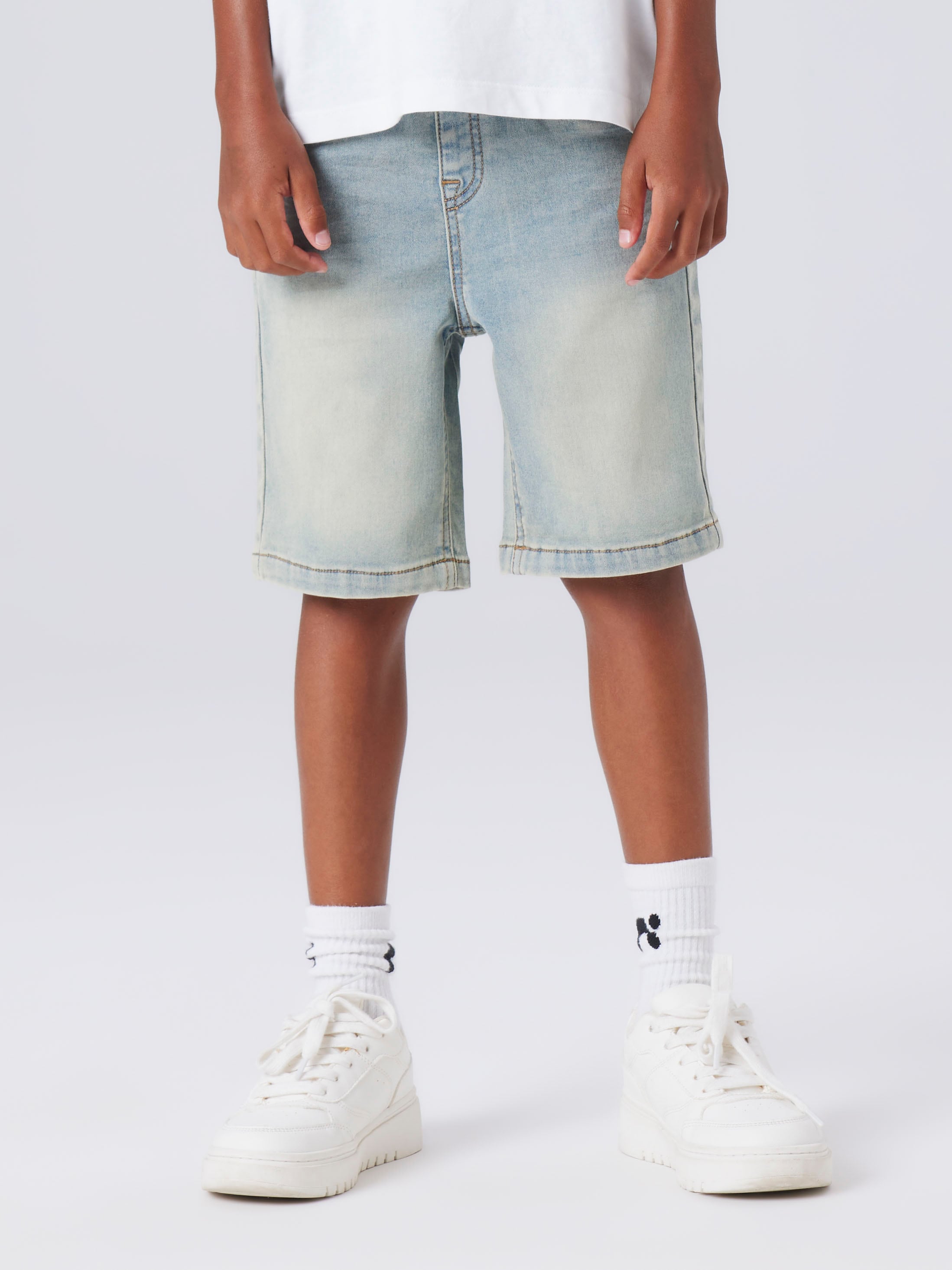 Name It Jeansshorts »NKMRYAN JOGGER DNM L SHOR« Baumwollmischung, elastisches Bündchen, verstellbar