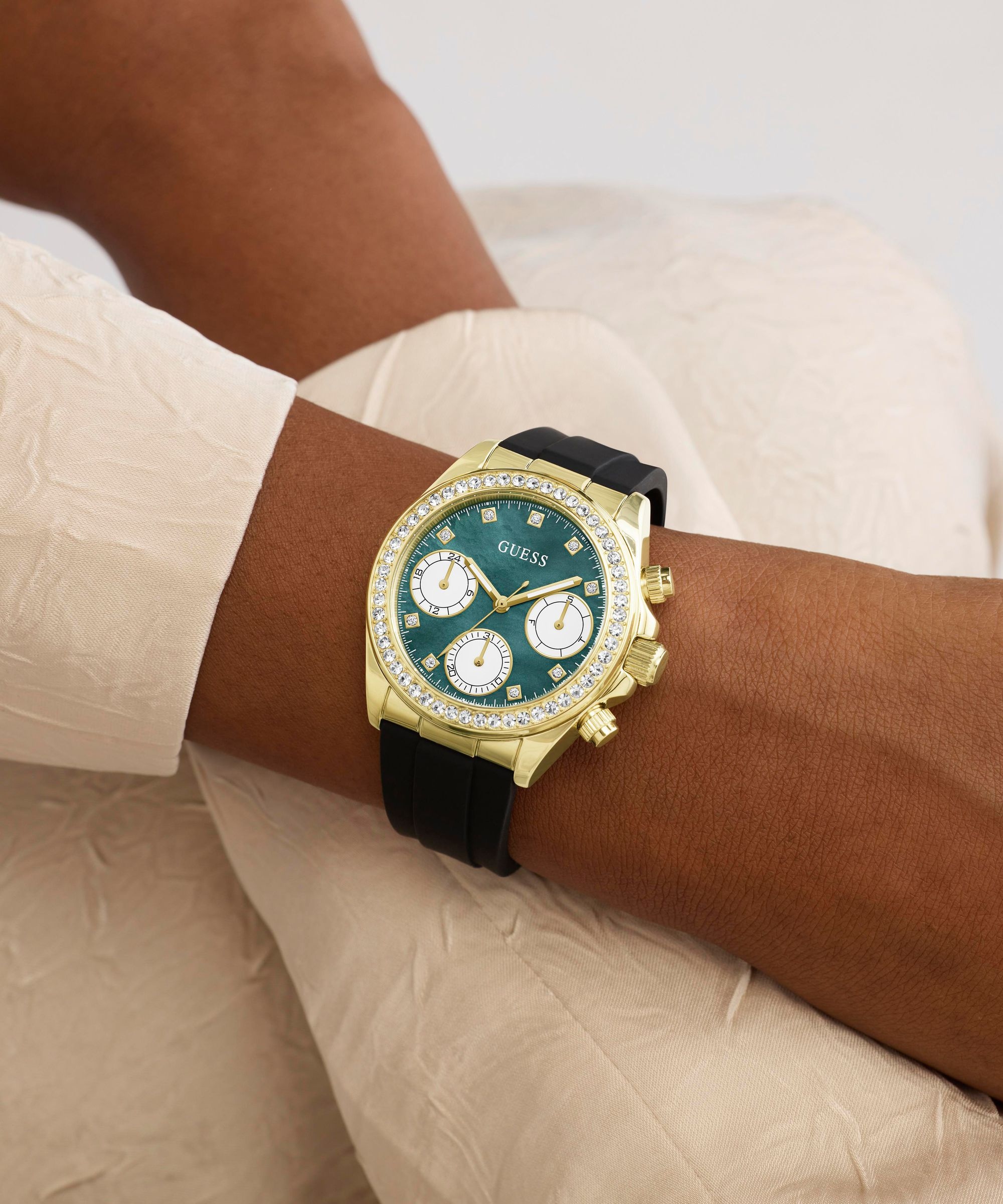 Guess Multifunktionsuhr »VICTORIA« Quarzuhr, Armbanduhr, Damenuhr, Silikonarmband, analog, Wochentag, Tag