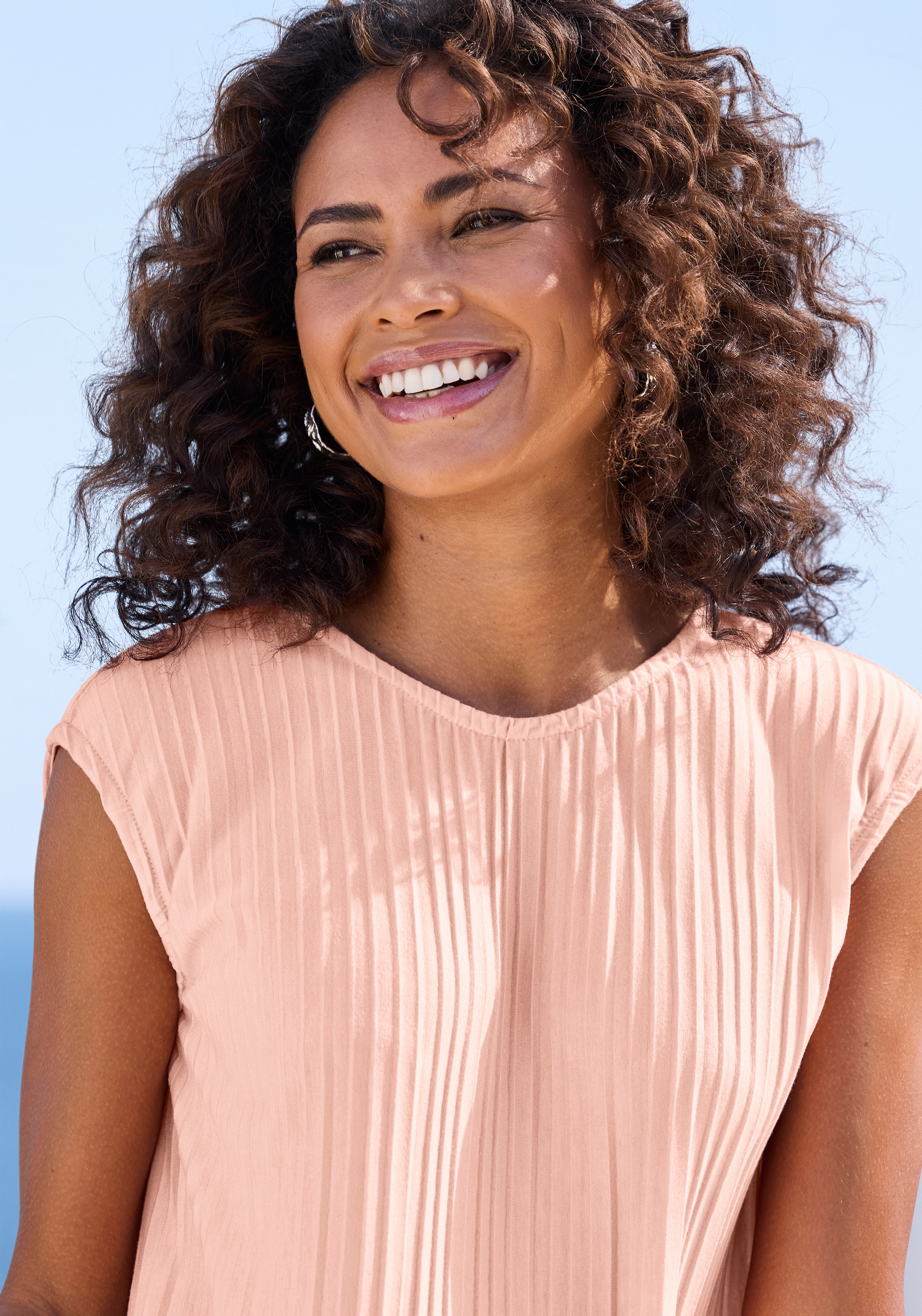 LASCANA Pliseetop aus angenehmer Viskose-Mischqualität