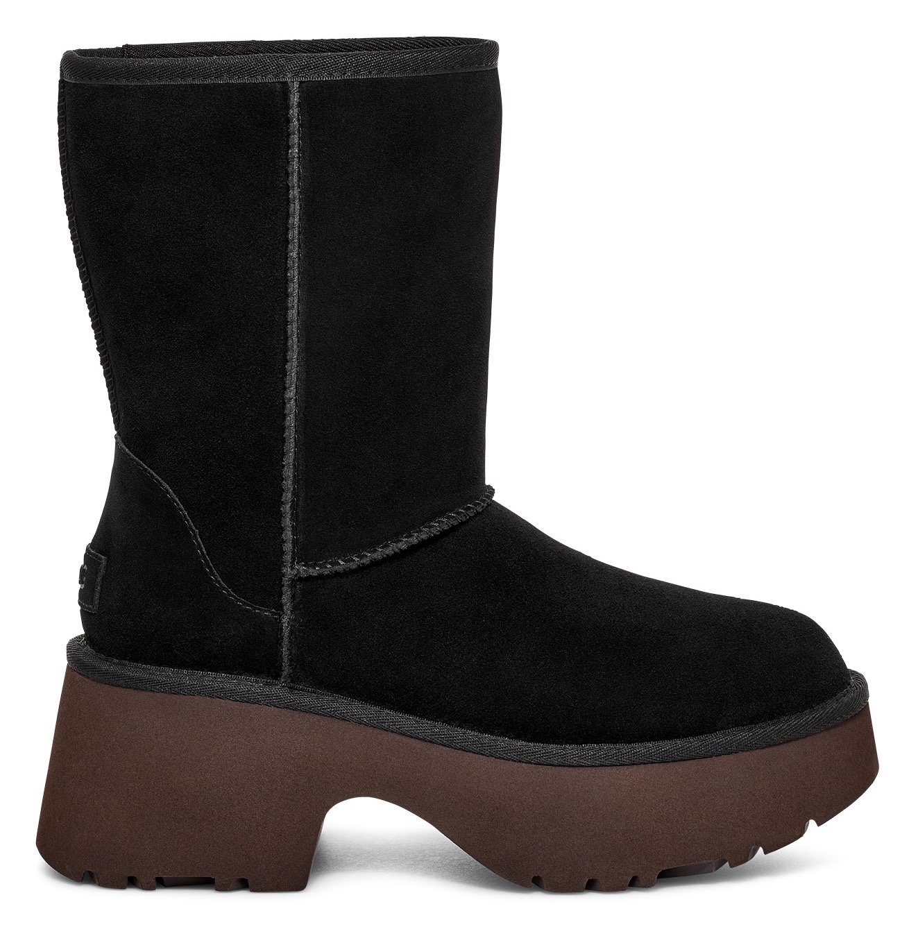 UGG Schlupfstiefel »CLASSIC SHORT NEW HEIGHTS«, Plateau Stiefel, Winterstiefel, Boots mit Innen-Reißverschluss