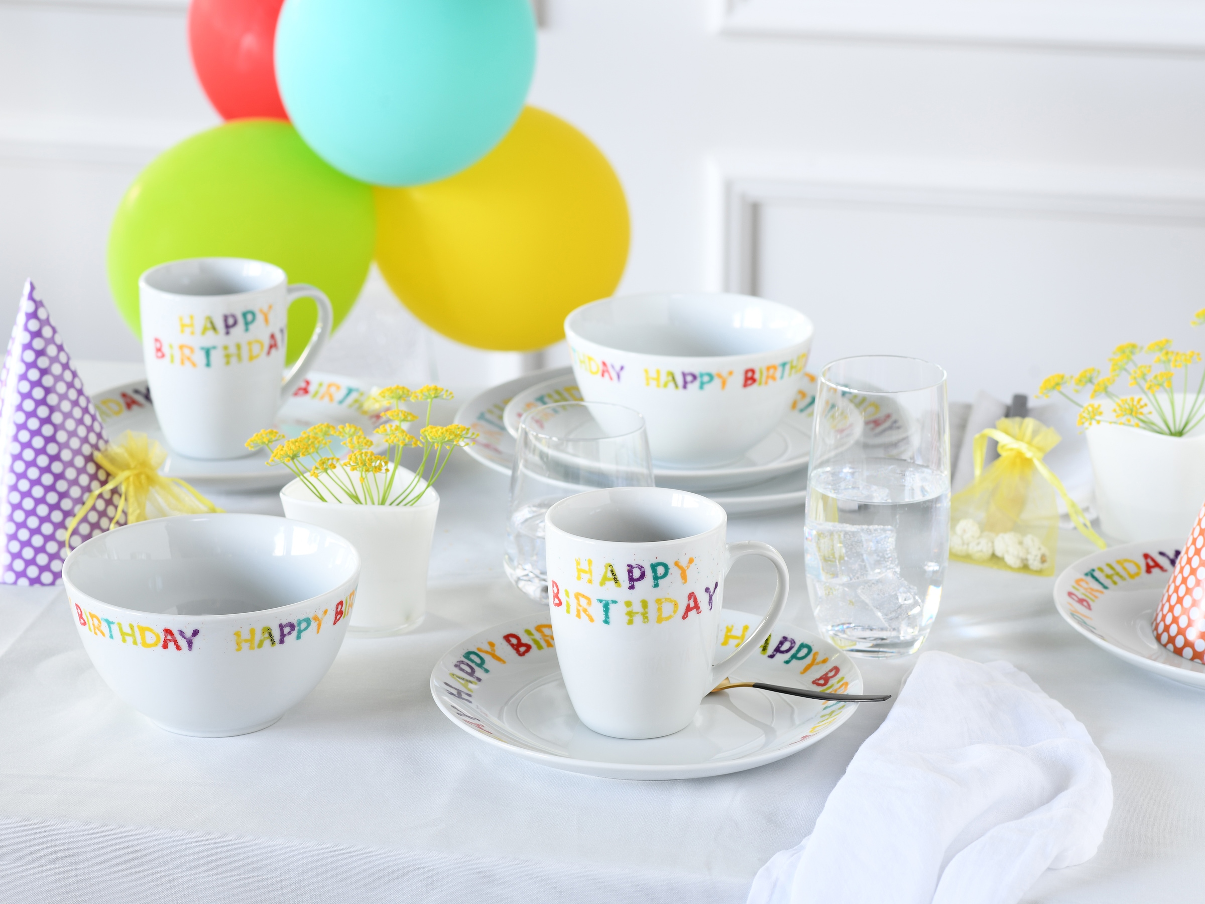 CreaTable Frühstücks-Geschirrset »Happy Birthday, Frühstücksset 12-tlg.« Fröhliches buntes Geschirr, Für alle Geburtstagsfeierlichkeiten