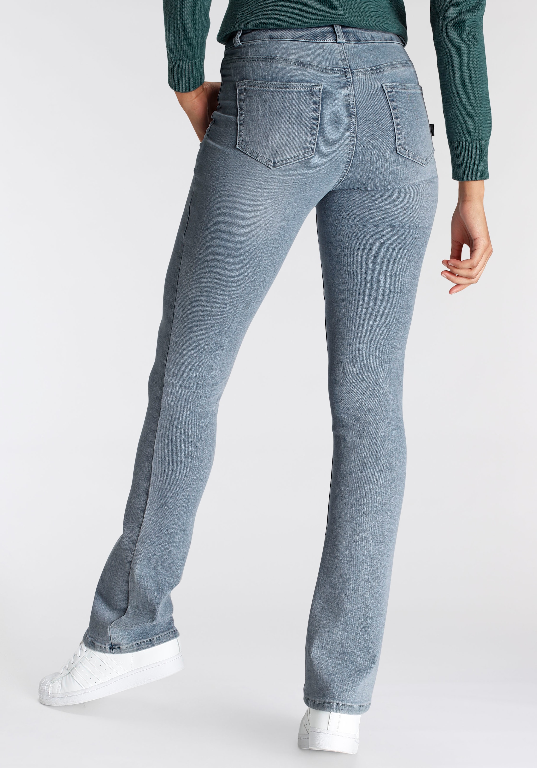 Arizona Bootcut-Jeans »Ultra Soft«, elastische Passform, ausgestellte Beinform, hohe Leibhöhe