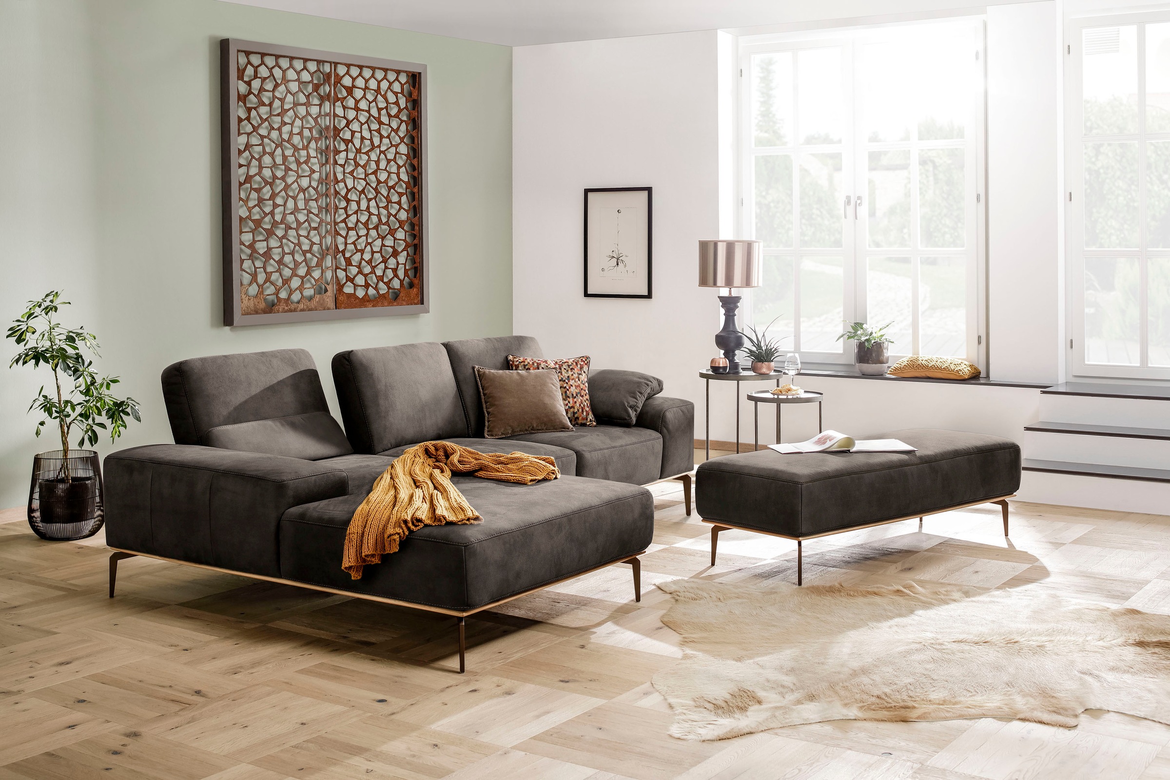 W.SCHILLIG Ecksofa »run, Designsofa mit tollem Sitzkomfort, bequem, L-Form«, mit Holzsockel, Füße in Bronze pulverbeschichtet, Breite 279 cm