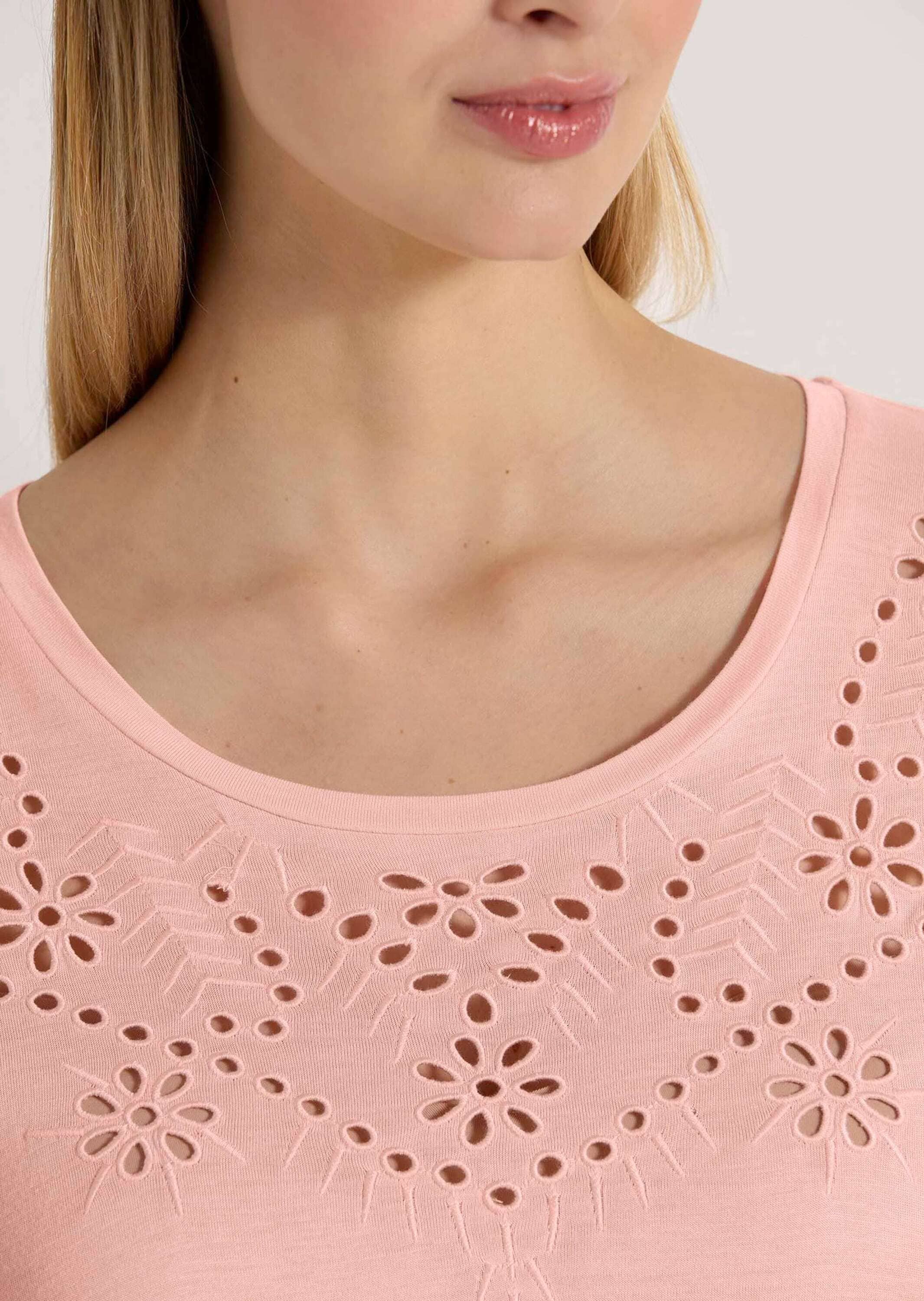 MADELEINE Kurzarmshirt »Shirt Halbarm-Shirt mit Lochstickerei«
