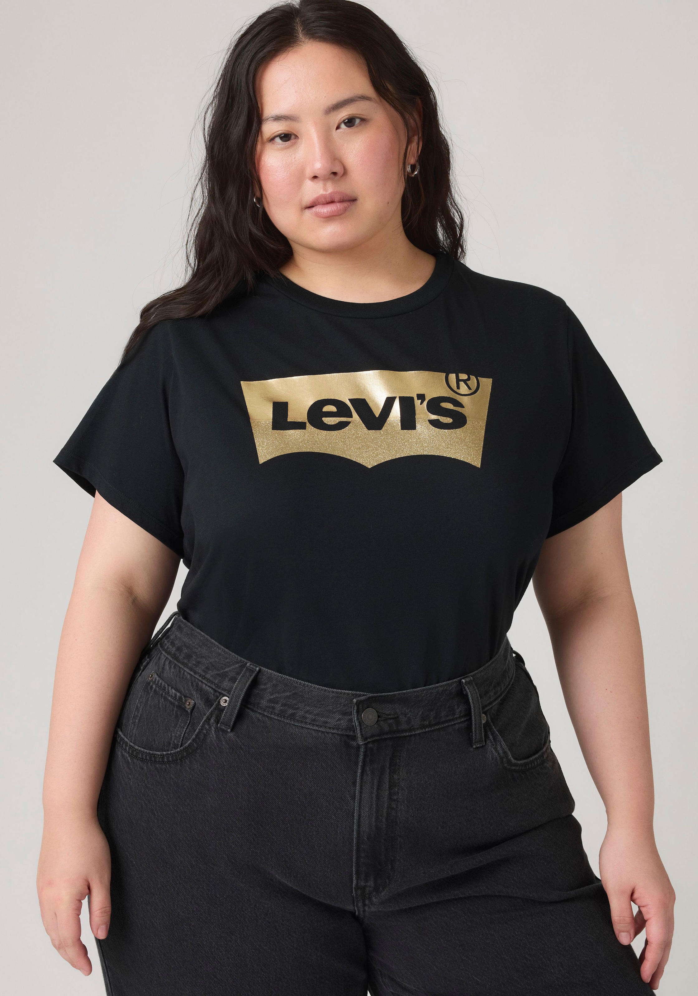Levi's® Plus T-Shirt »PERFECT TEE« Figurumspielende Passform