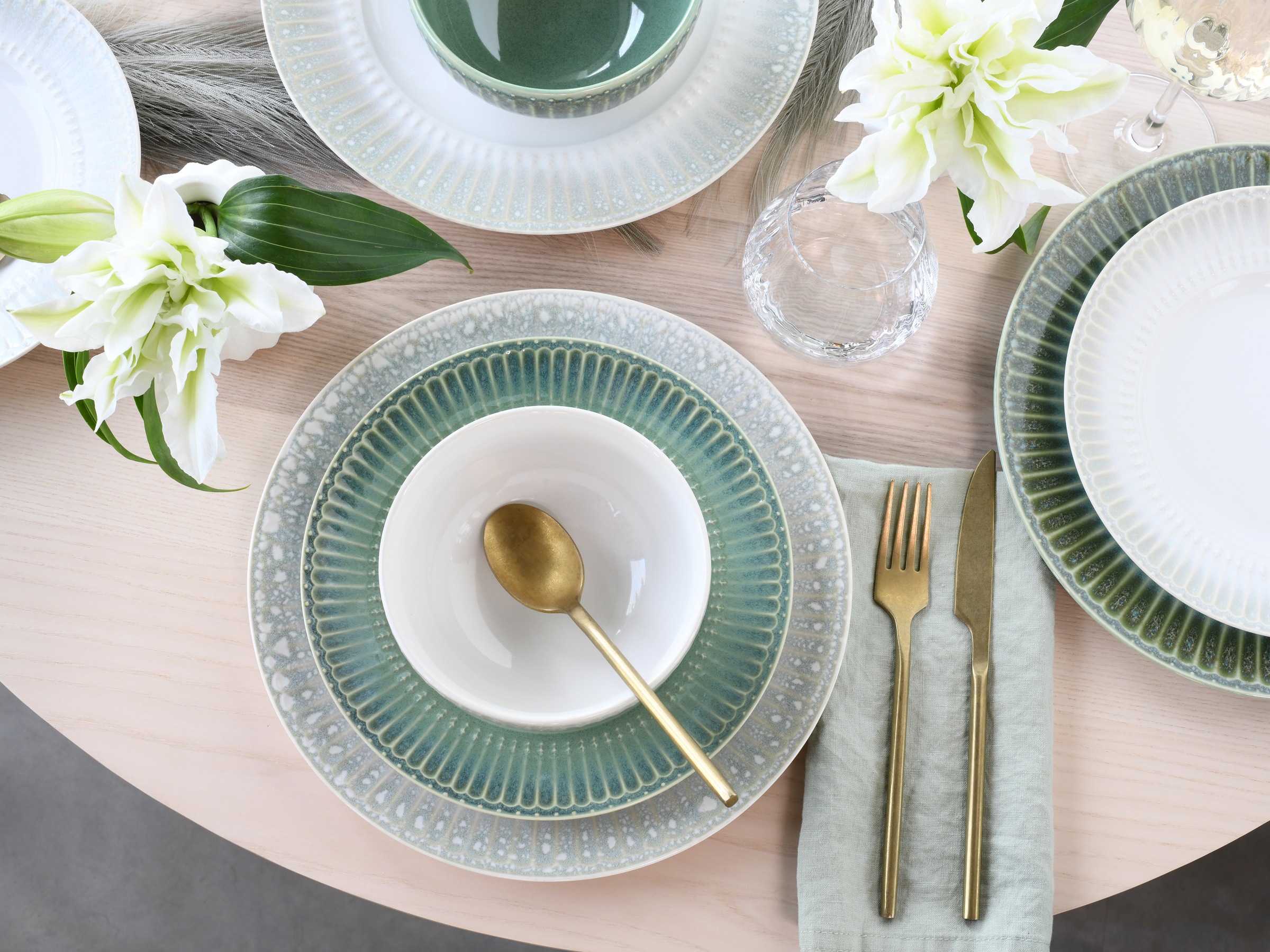 CreaTable Teller-Set »Celadon, Teller Set 12-tlg.« Elegantes Stabrelief, Farbverlauf