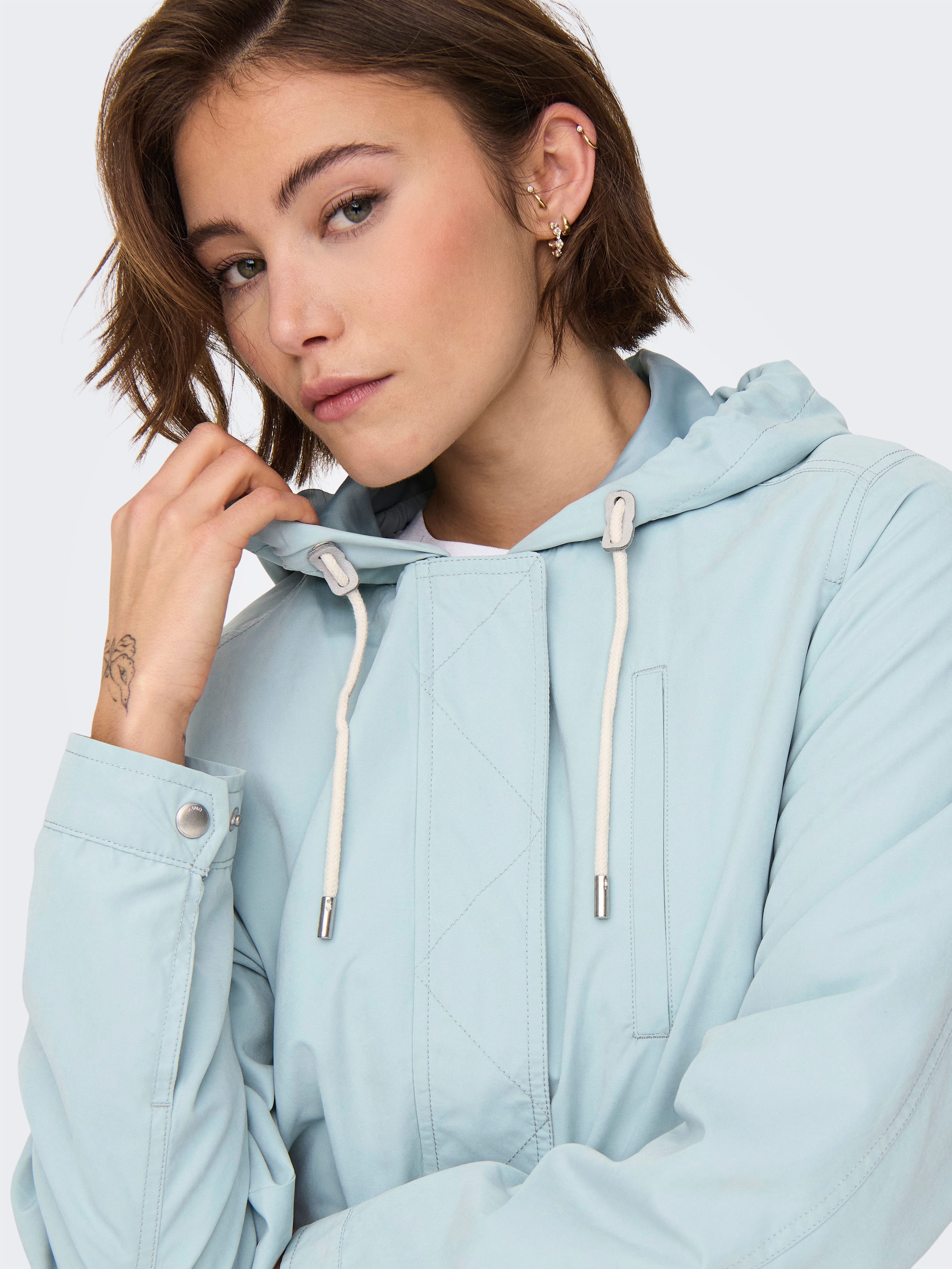 ONLY Parka »ONLSKYLAR HOOD SPRING JACKET CC OTW«, mit Kapuze