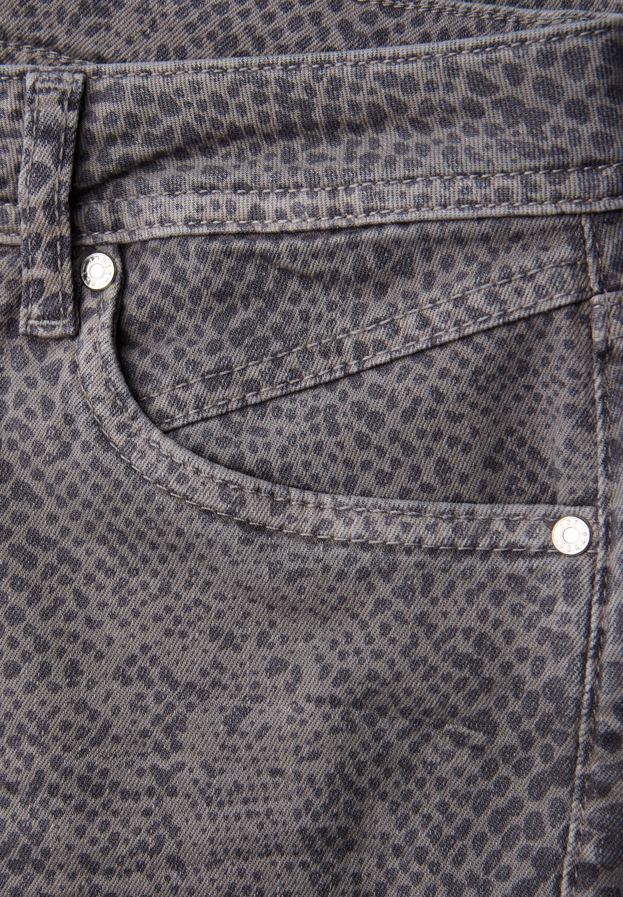 STREET ONE 5-Pocket-Jeans Graue Waschung, trendiger Snake Print