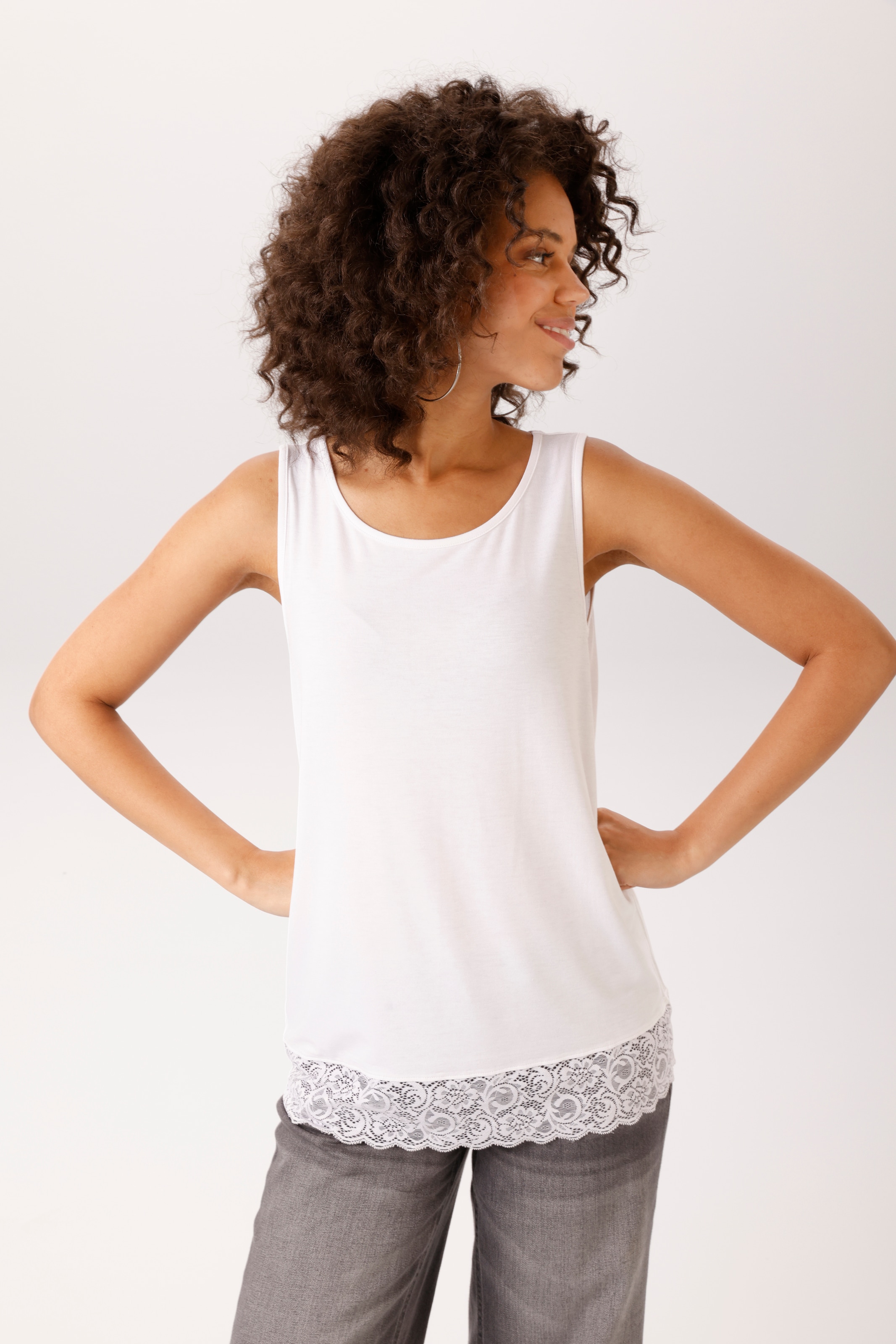 Aniston CASUAL Tanktop mit gewellter, elastischer Spitzenborte am Saum - NEUE KOLLEKTION