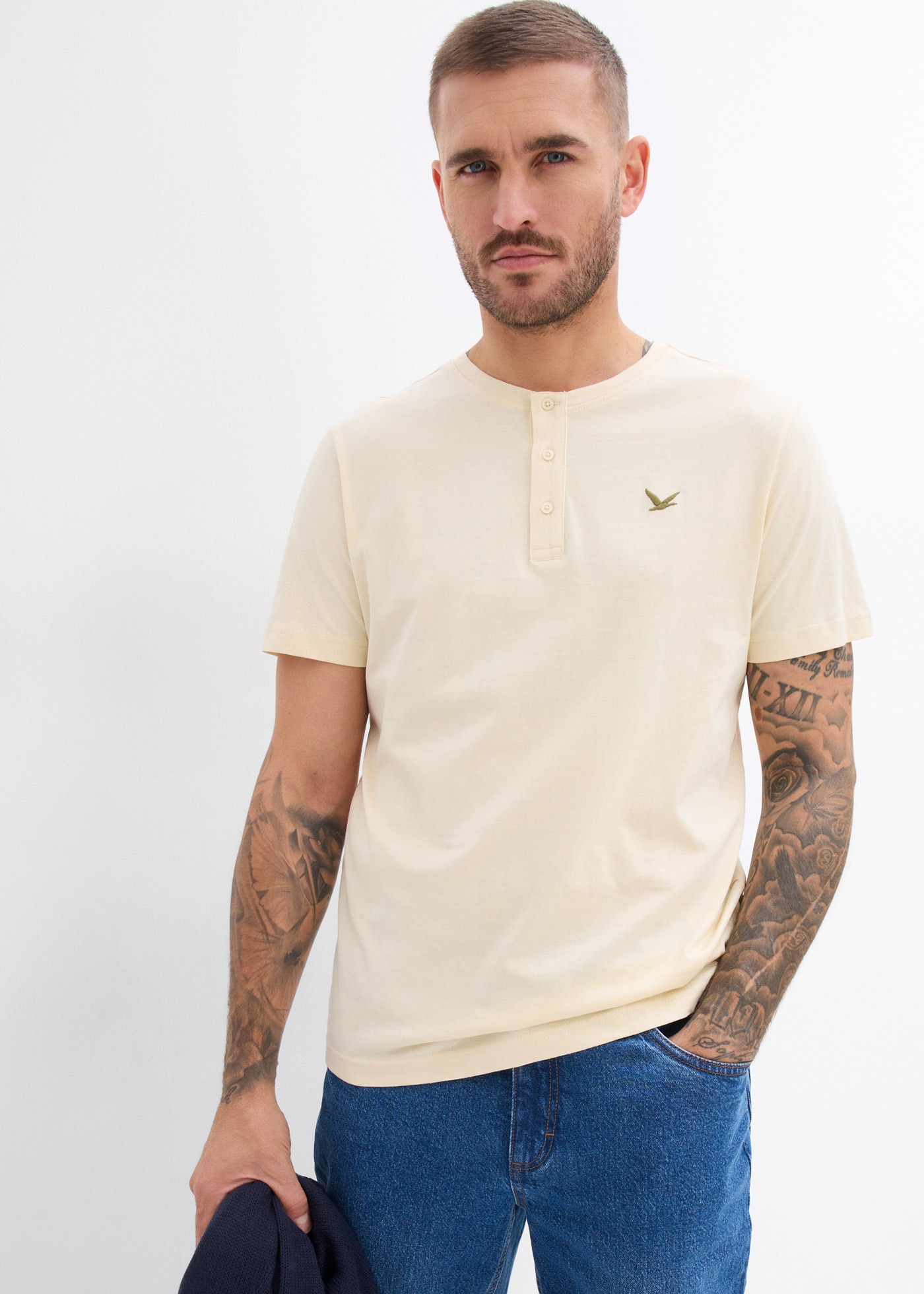 bonprix Henleyshirt Packung, 3 Regular Fit, mit Bruststickerei