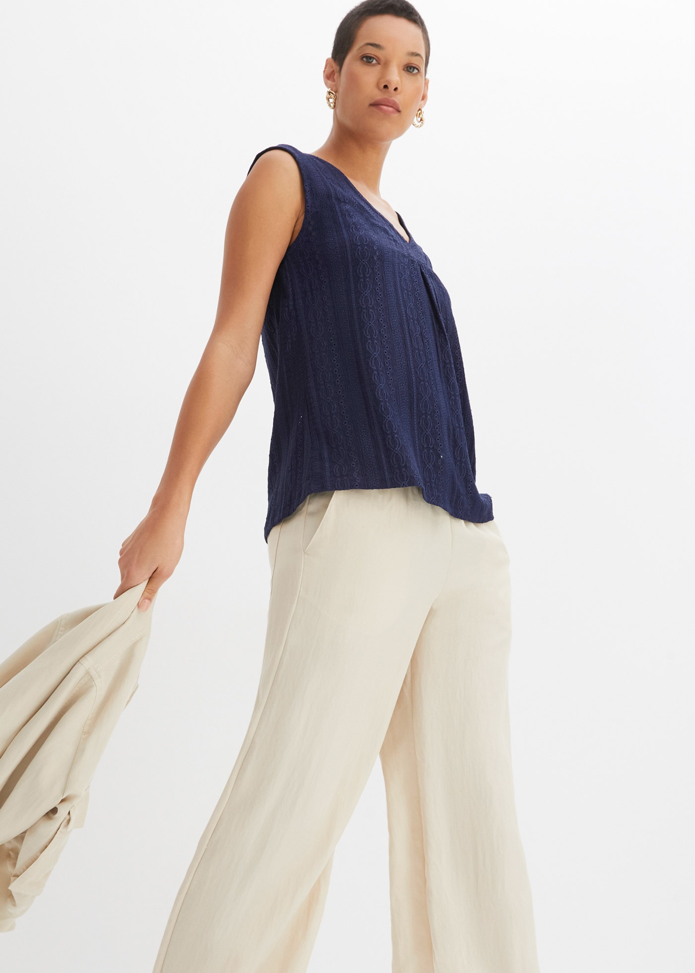 bonprix Blusentop 1 bequeme Passform, ohne Ärmel, mit Lochstickerei