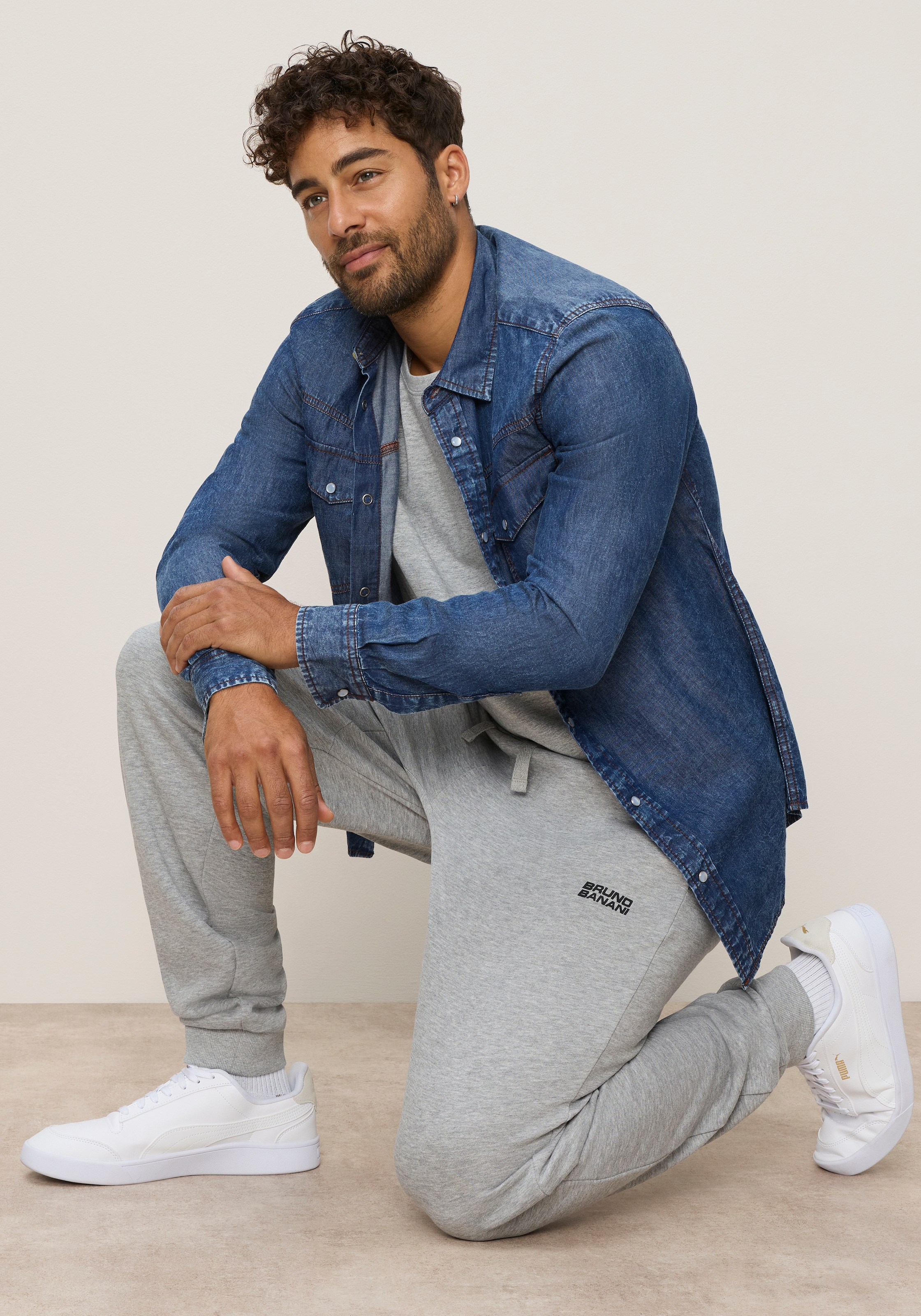 Bruno Banani Jogginghose »Loose Fit«  lockerer Fit, mit elastischem Rippbündchen am Beinabschluss