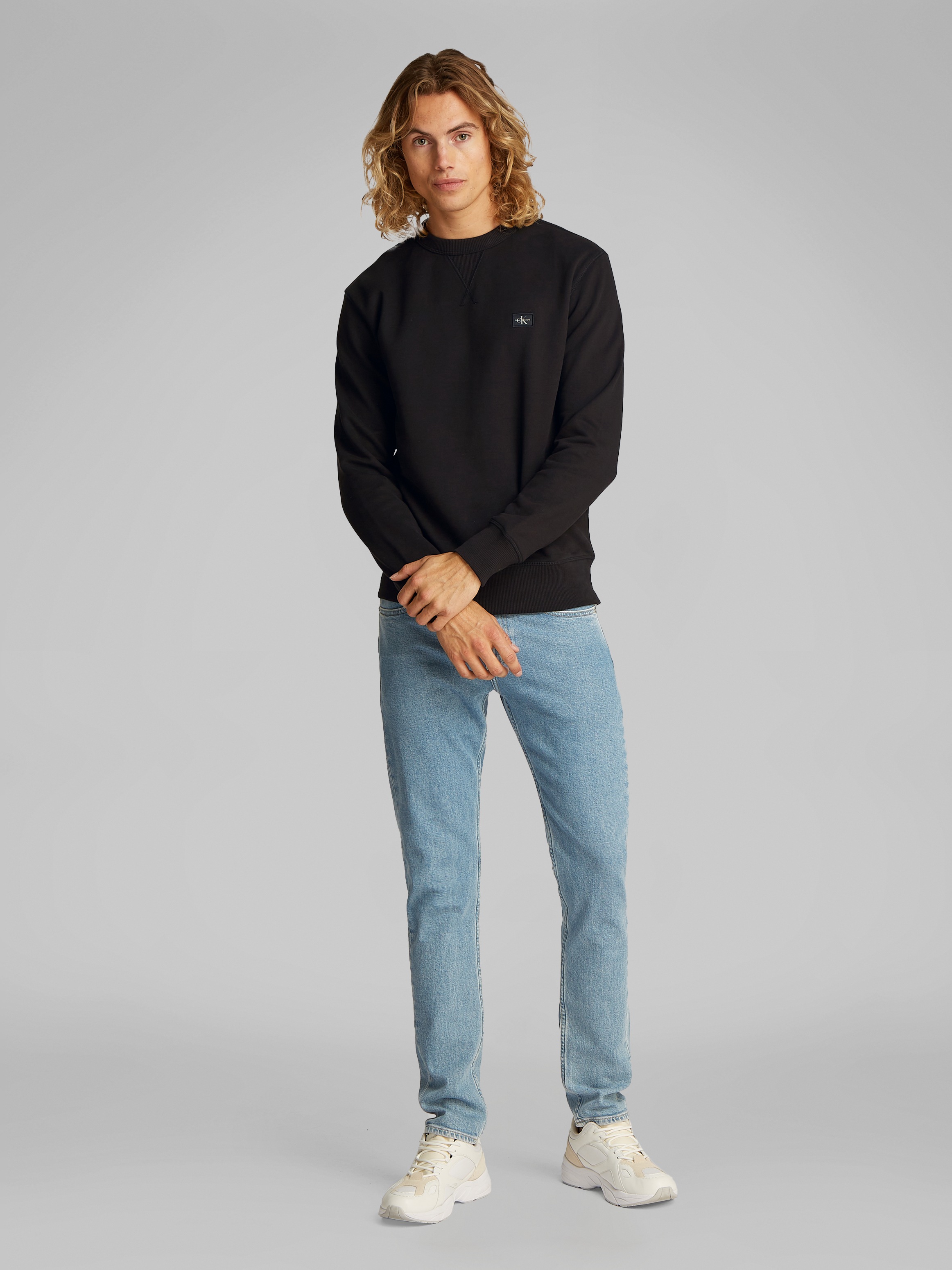 Calvin Klein Jeans Sweatshirt »WOVEN LABEL CREW NECK«, Logostickerei