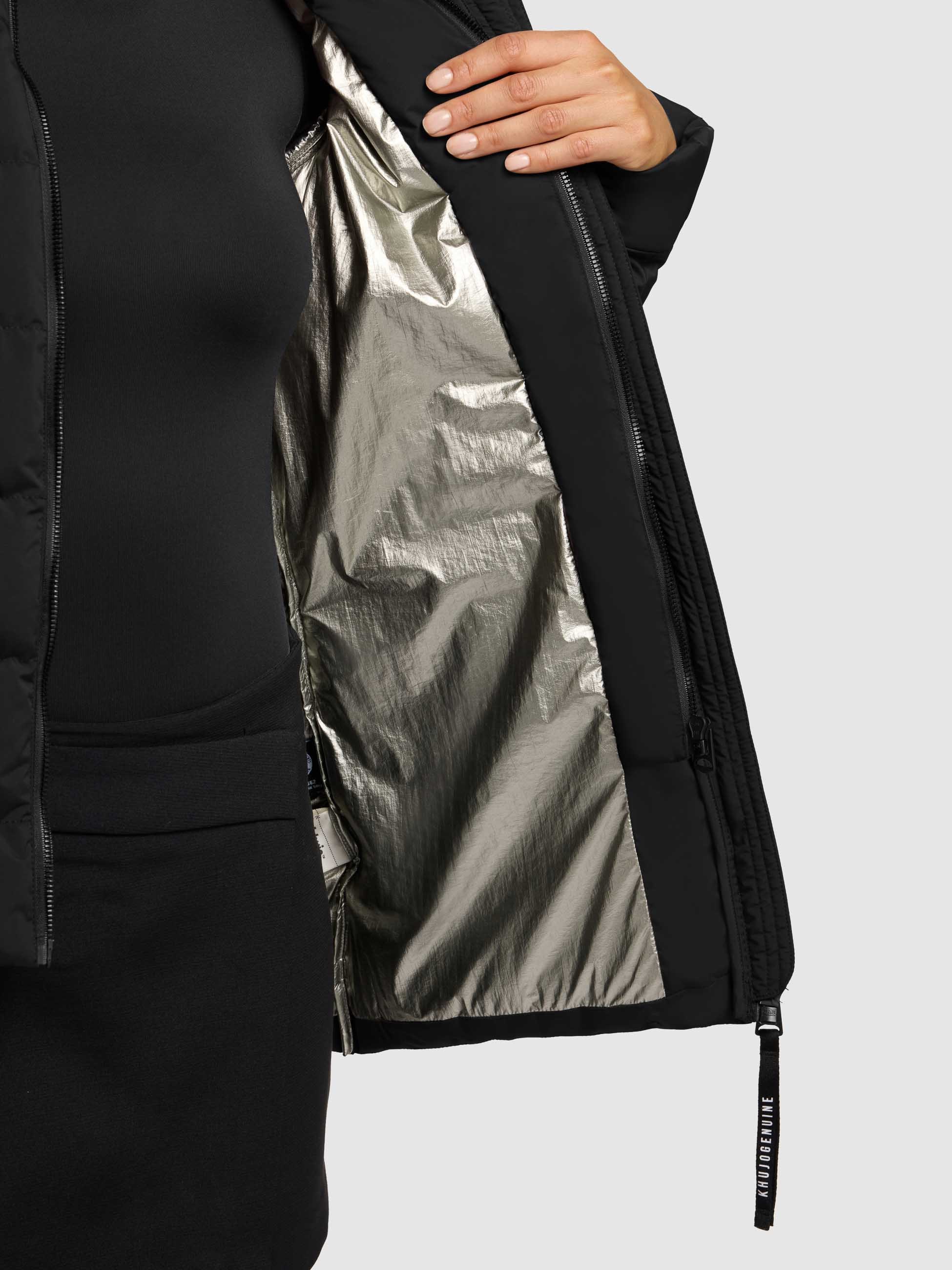 khujo Steppjacke »MATLA« mit Kapuze Reißverschlusstaschen mit Fleecefutter, eine Ärmeltasche