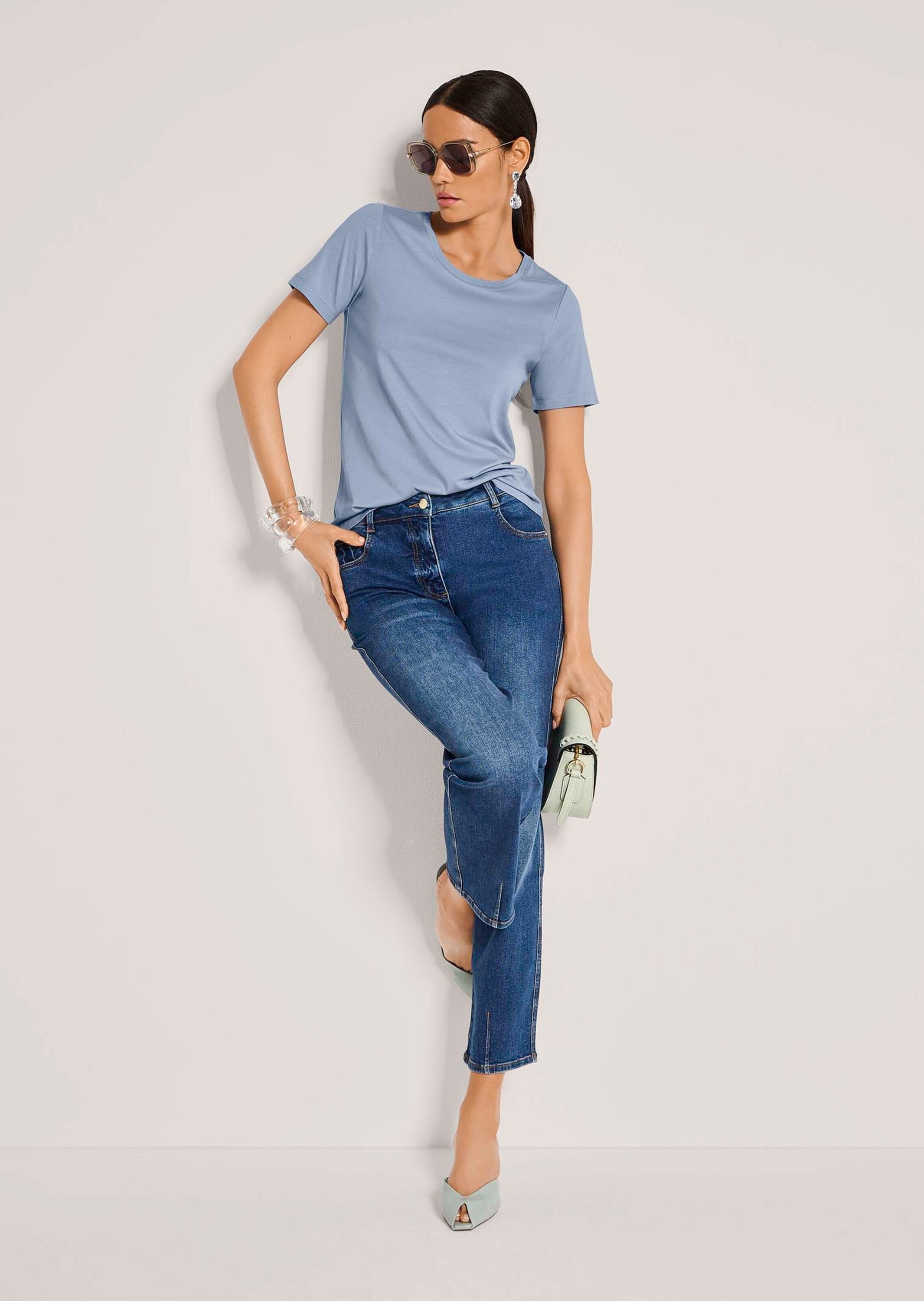 MADELEINE Kurzarmshirt »Shirt Schlichtes Basicshirt mit Rundhalsausschnitt« Gerader Saum