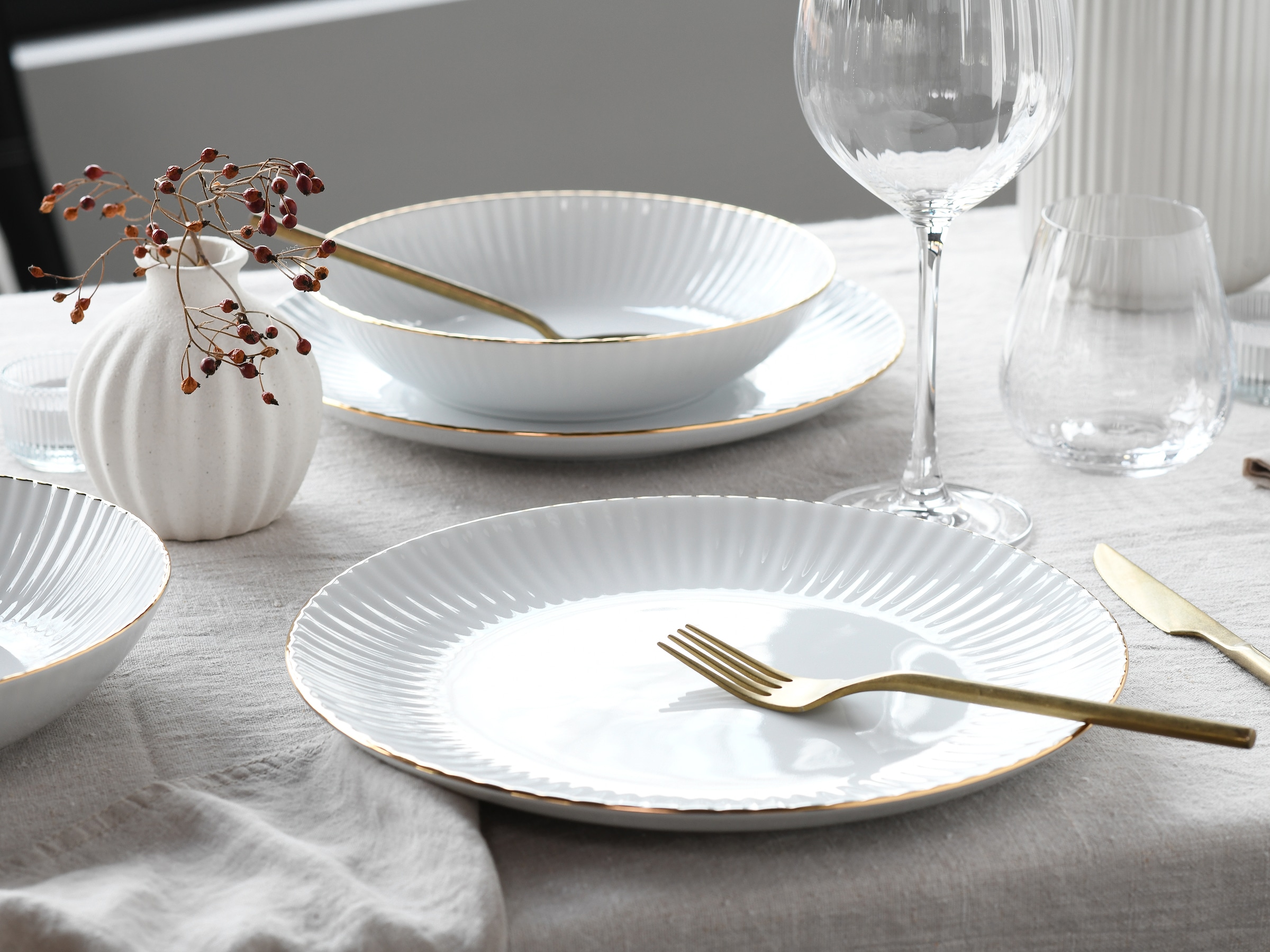 CreaTable Tafelservice »Allegra Goldband, Service 12-tlg.« Teller Set, Klassisch, Elegant, Von Hand gemalter Goldrand