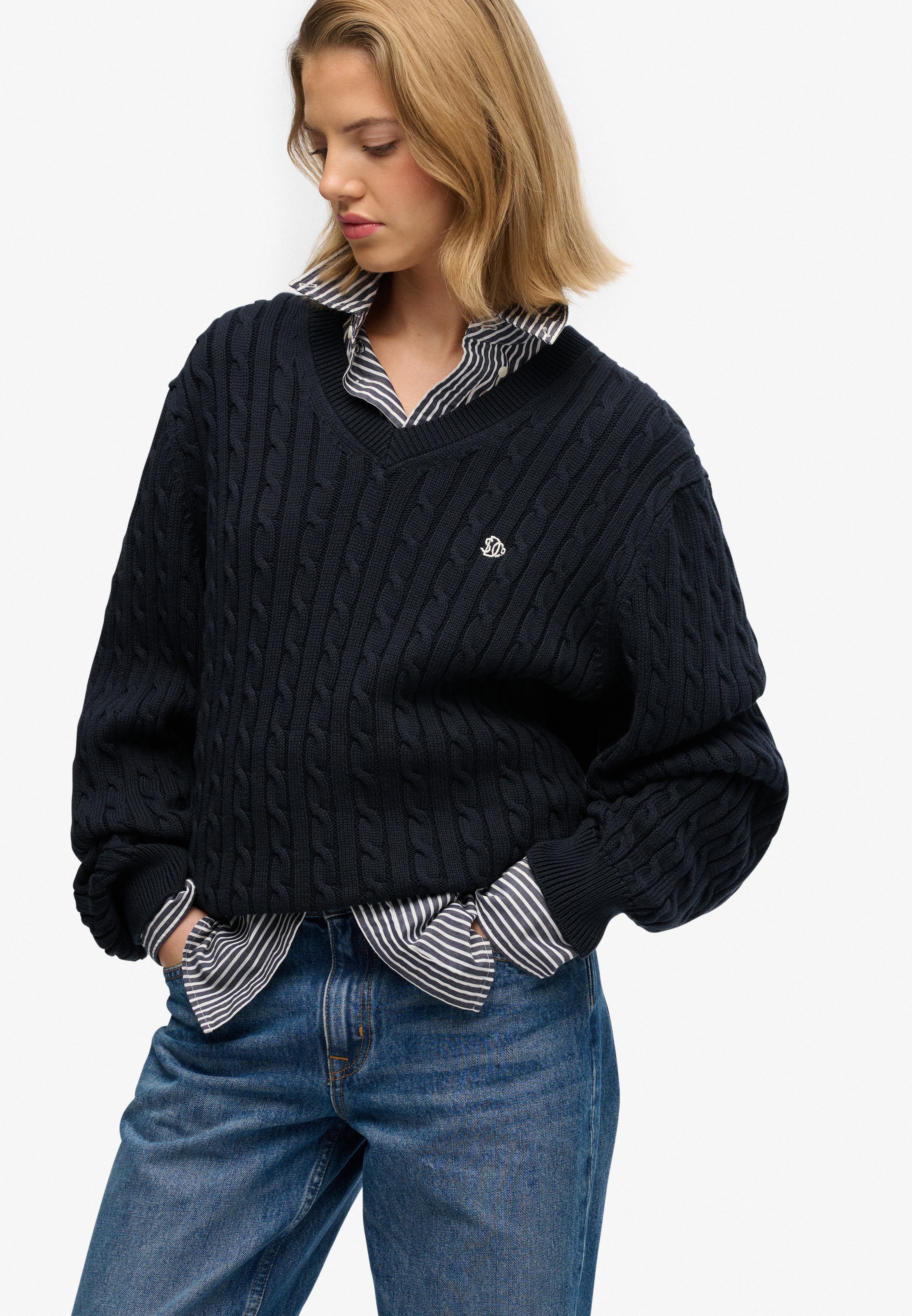Superdry V-Ausschnitt-Pullover »OVERSIZED CABLE V NECK JUMPER« Baumwolle, oversized Fit