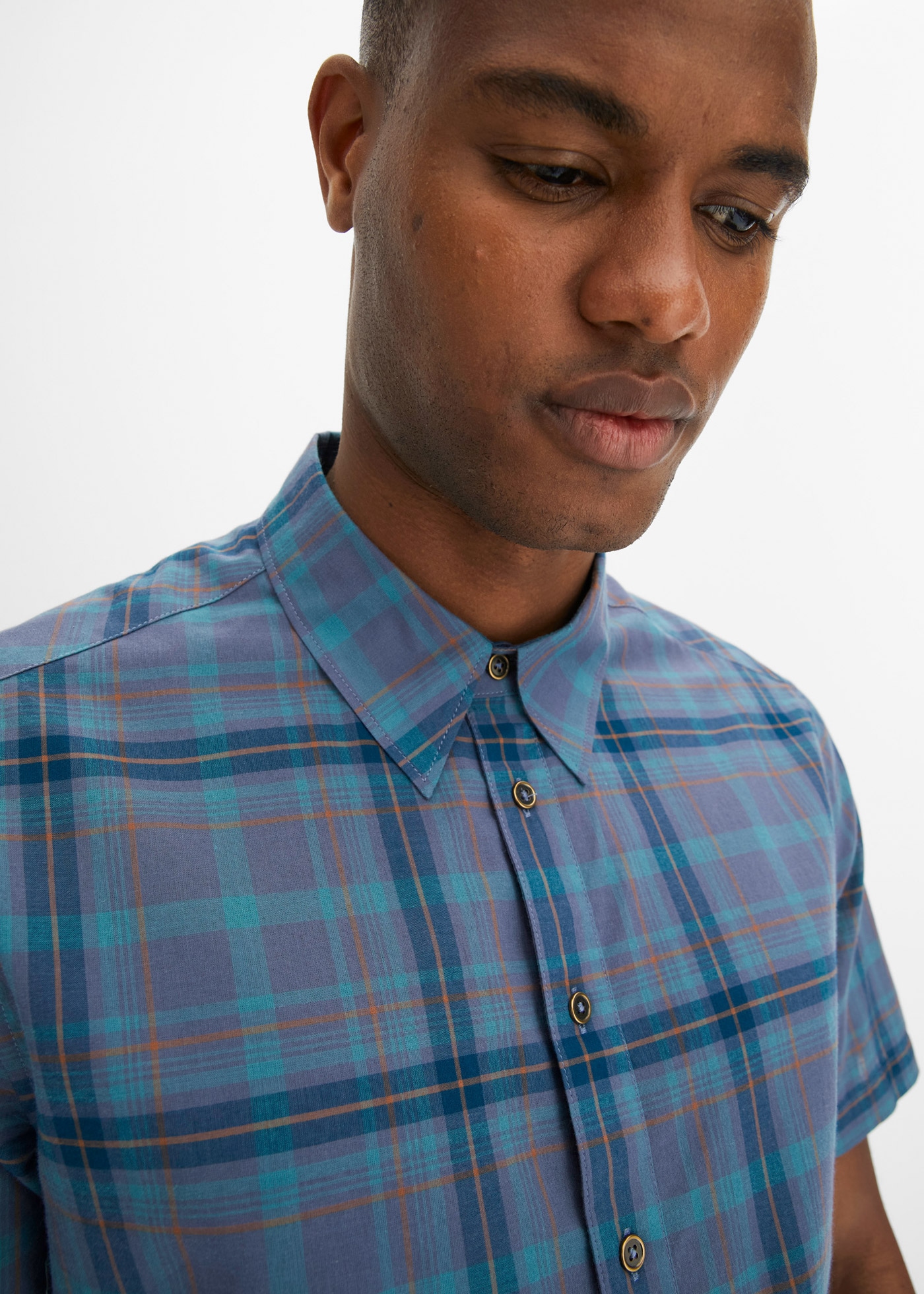 bonprix Kurzarmhemd Regular Fit, aus Baumwolle, mit Karomuster, mit Kentkragen