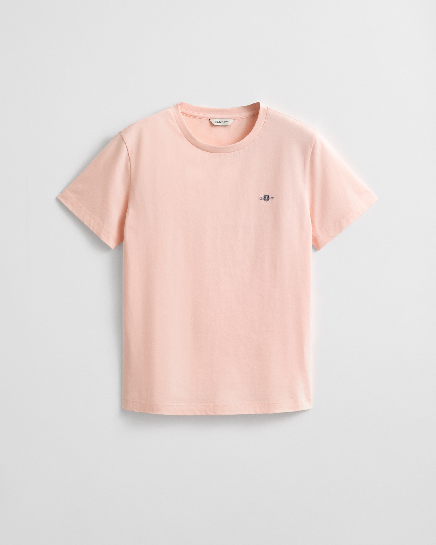 Gant T-Shirt »REG SHIELD KA T-SHIRT« mit einer kleinen aufgestickten Wappen-Grafik auf der Brust