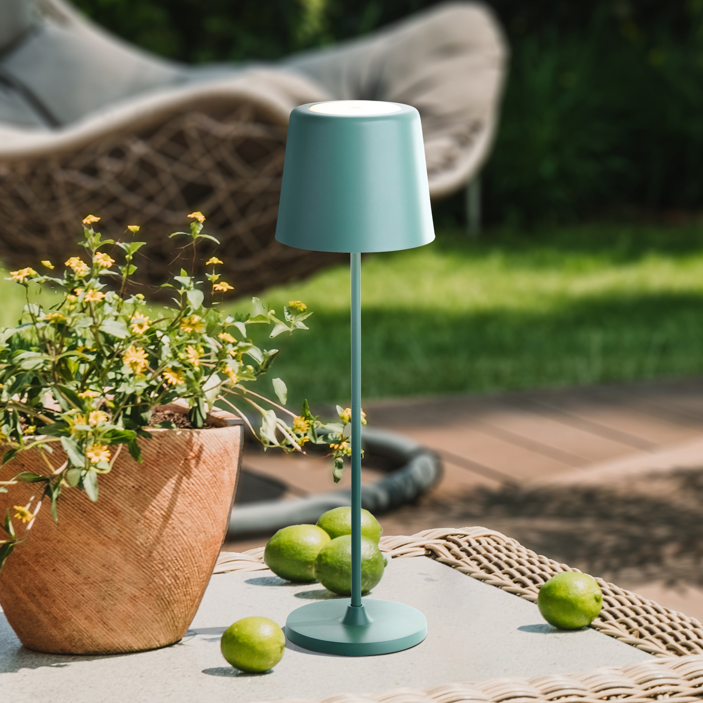 Brilliant LED Tischleuchte »Kaami - mobile LED Außen Tischlampe«, mobile LED Außen Tischlampe, 37 cm, 310 lm, Touchdimmer, USB