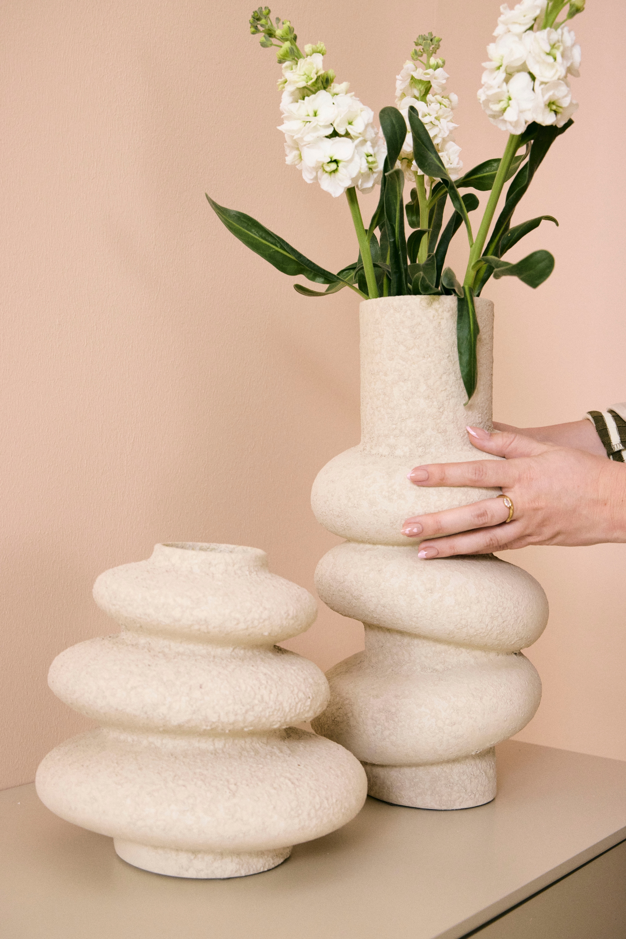 homsy by Ana Johnson Tischvase »Floriva, 21x20cm, strukturierte, matte Oberfläche« hochwertige Keramik aus einer traditionellen Manufaktur,Made in Europe