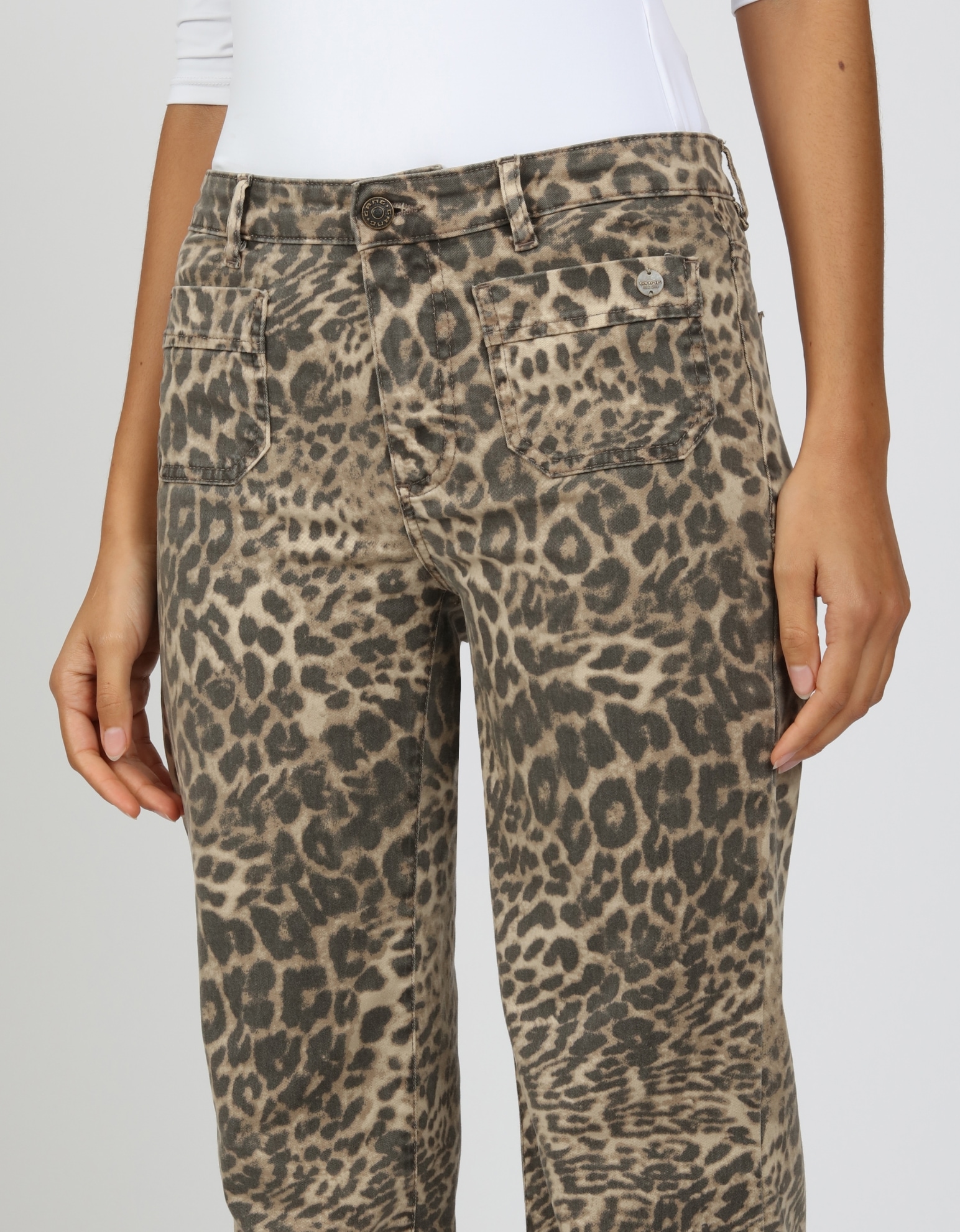 GANG Bootcut-Jeans »94 JESSI FLARED«, im angesagten Leo Muster