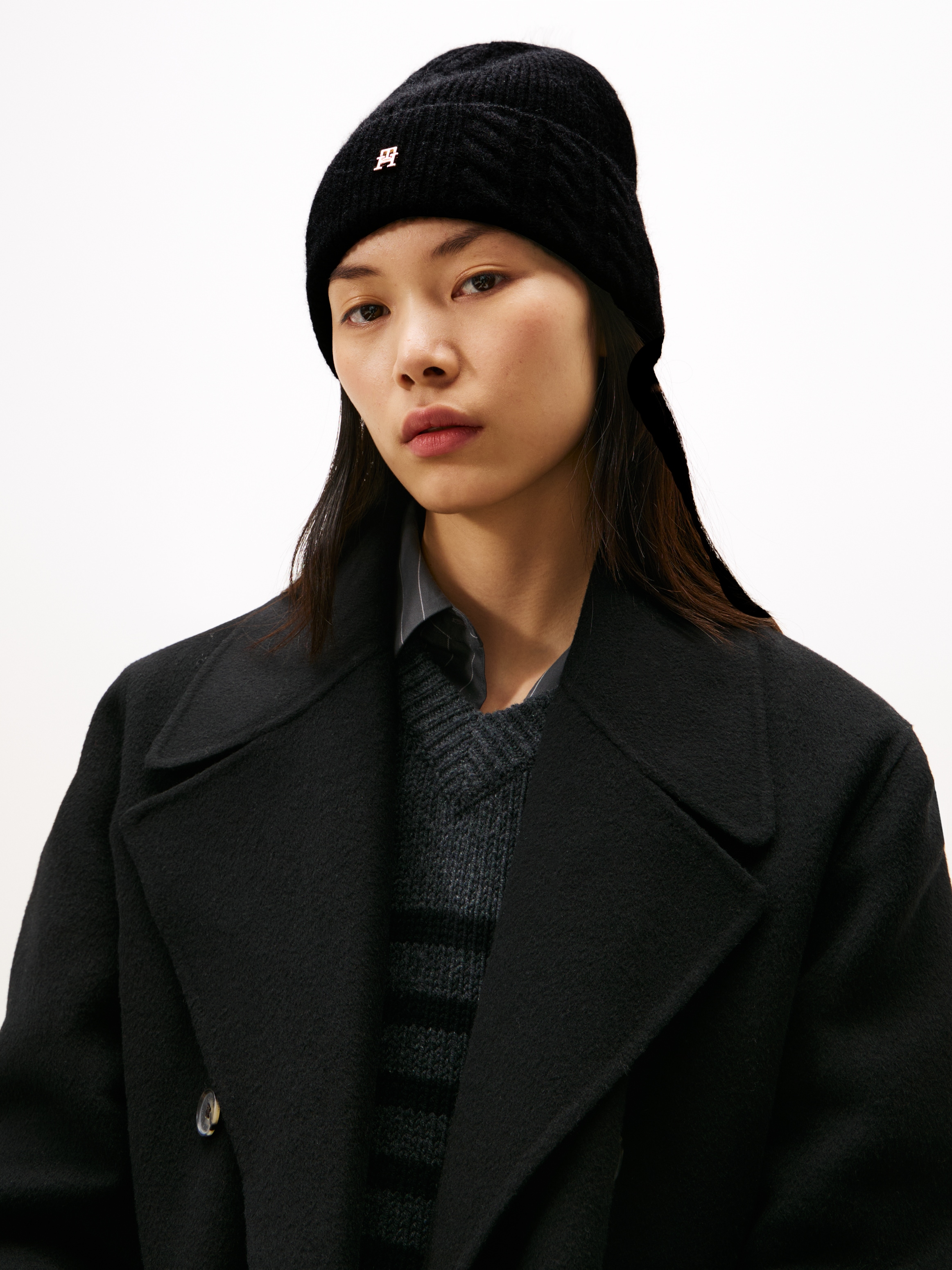 Tommy Hilfiger Beanie »TH ELEVATED CHIC FLUFFY«, flauschig, mit Wolle, ca. 25x21 cm