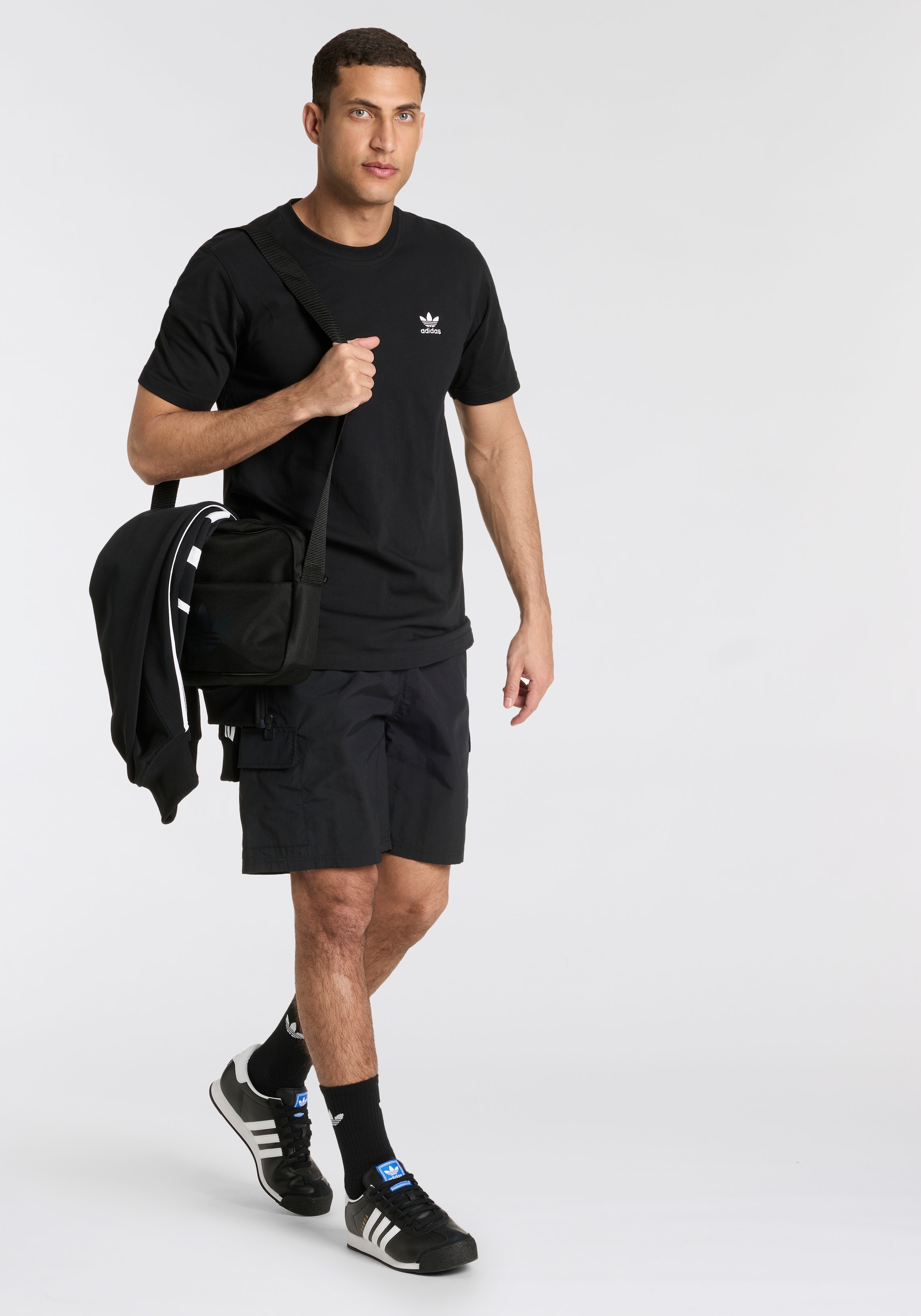 adidas Originals Sporttasche »AC AIRLINER«, Schultertasche im Retrolook