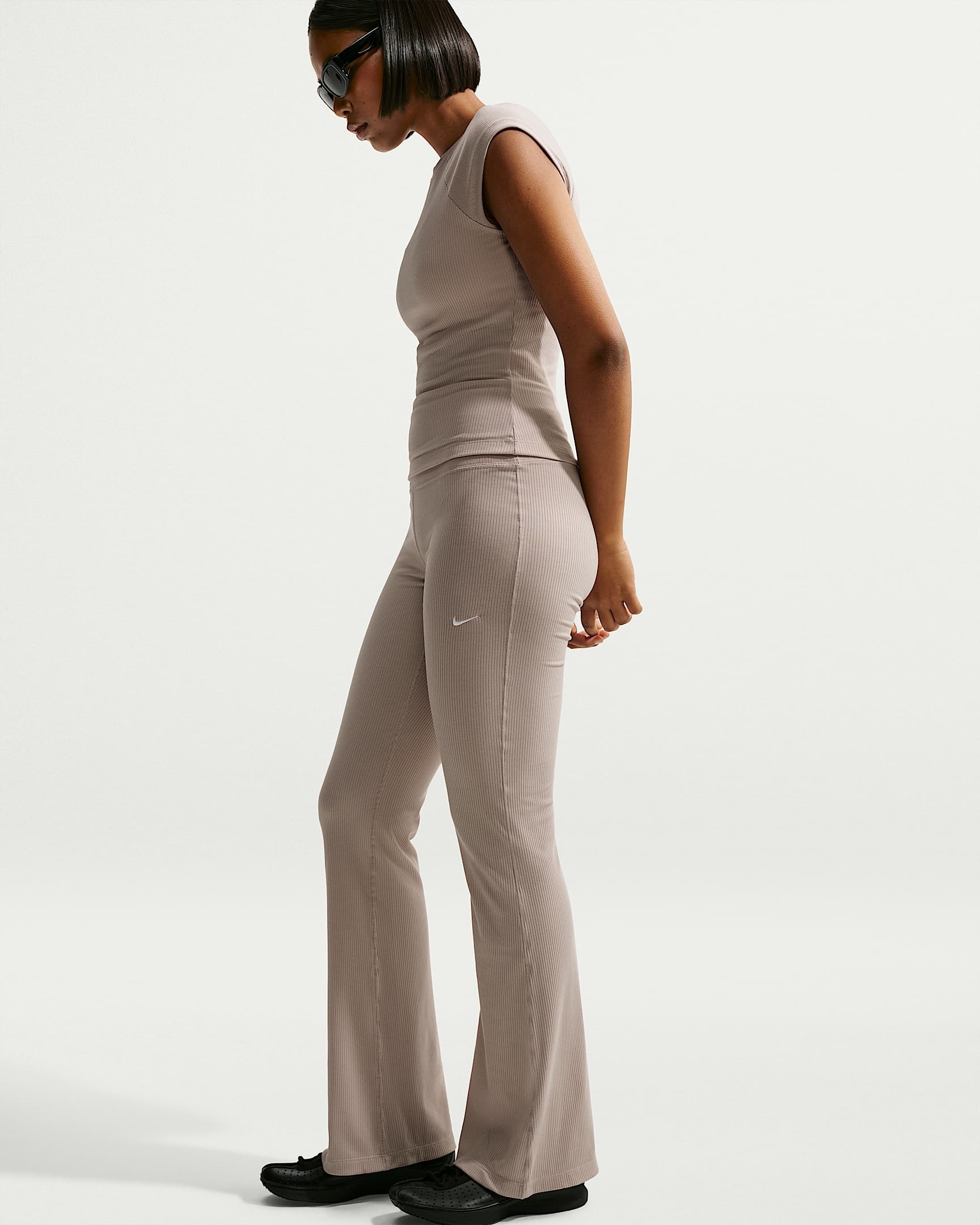 Nike Sportswear Sporthose »W NSW CHILL KNIT RIB PANT«  mit elastischem Bund, lässige Silhouette