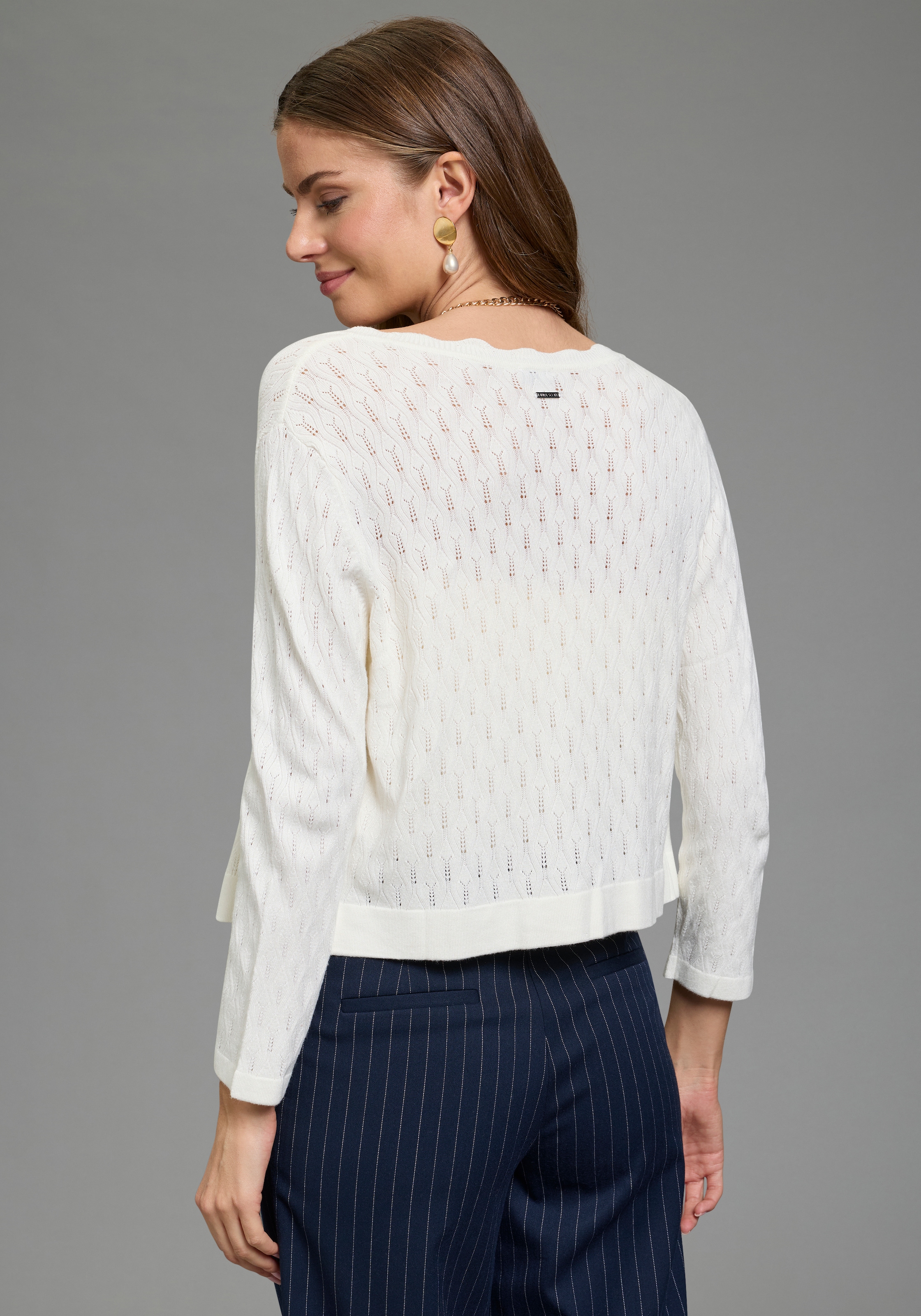 Laura Scott Strickjacke mit femininer Wellenkante