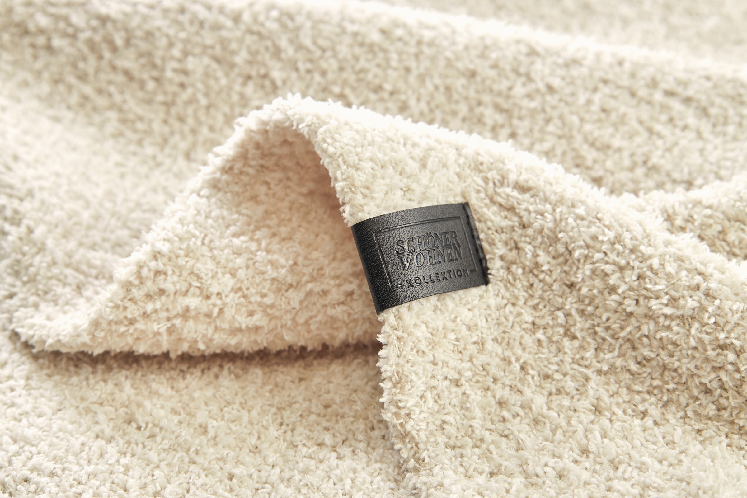 SCHÖNER WOHNEN-Kollektion Wohndecke »Vivid« aus kuschelweichem Polyesterstrick