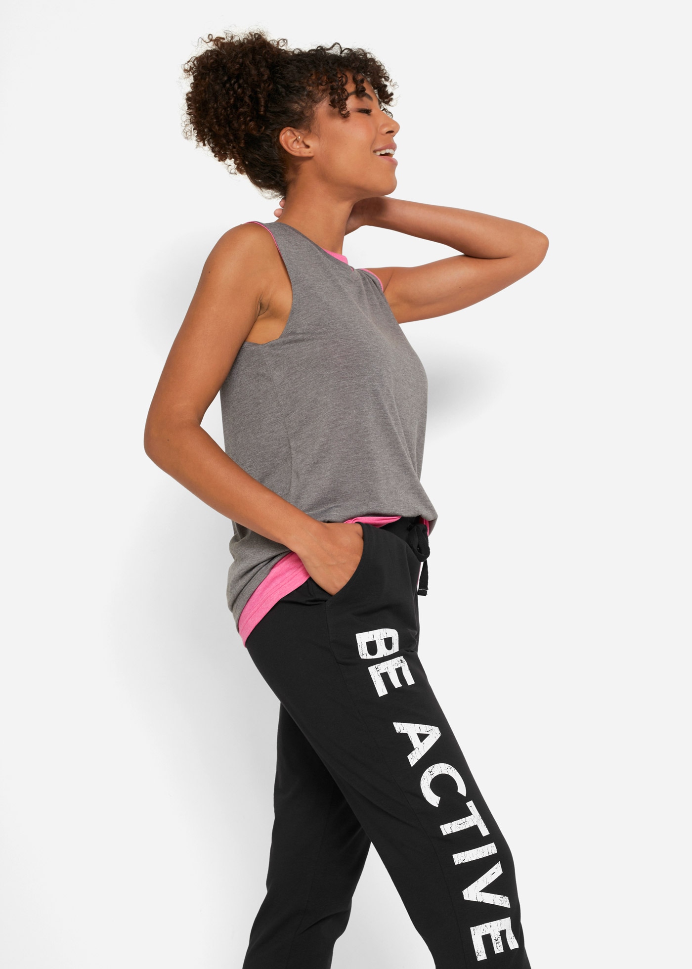 bonprix Jogginghose  aus Baumwolle mit Stretch, mit Eingriffstaschen, lockere Passform