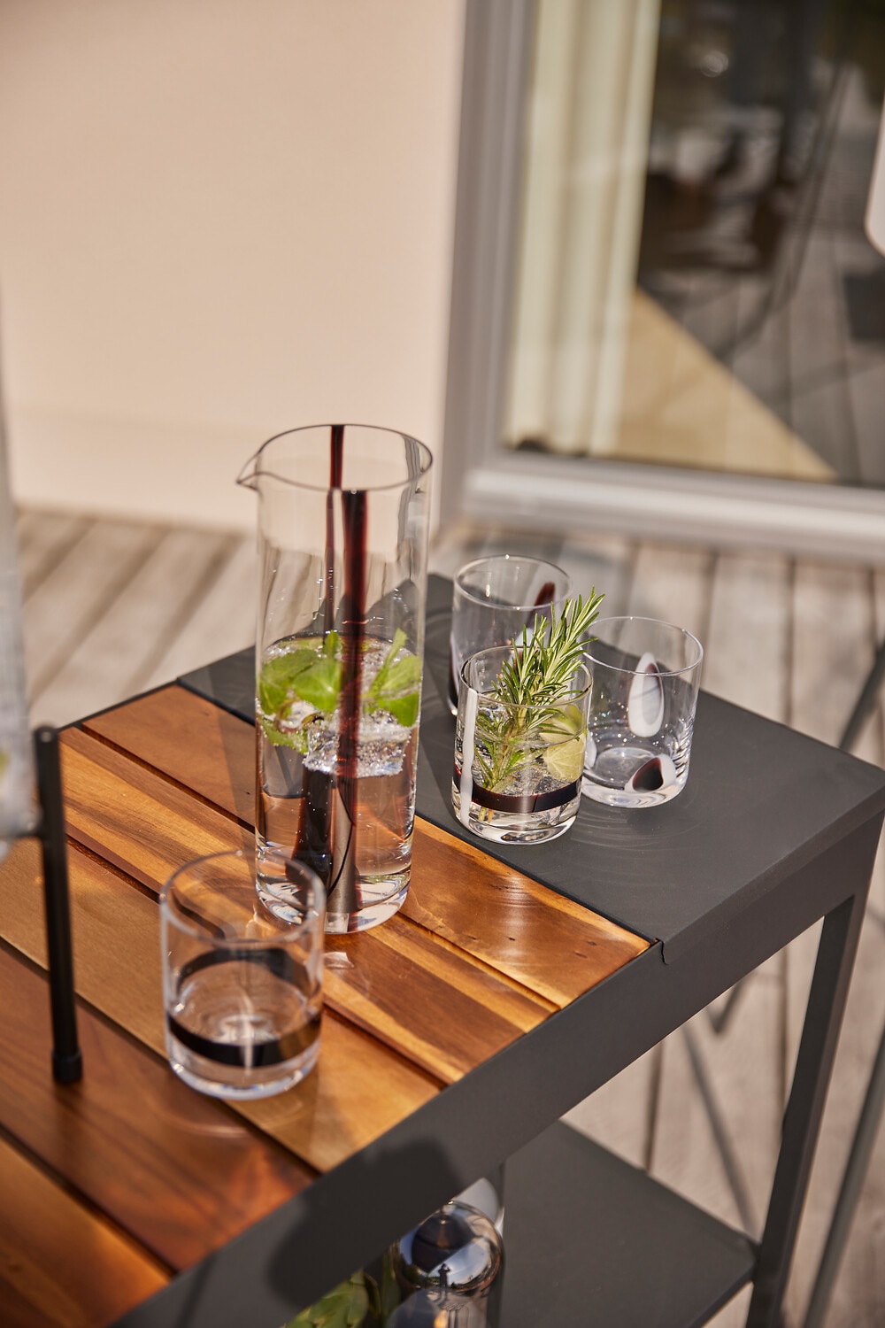 LEONARDO Gläser-Set »Trinkglas BANDA NERA, 300 ml, 2er-Set« mit weißen und schwarzen Dekor