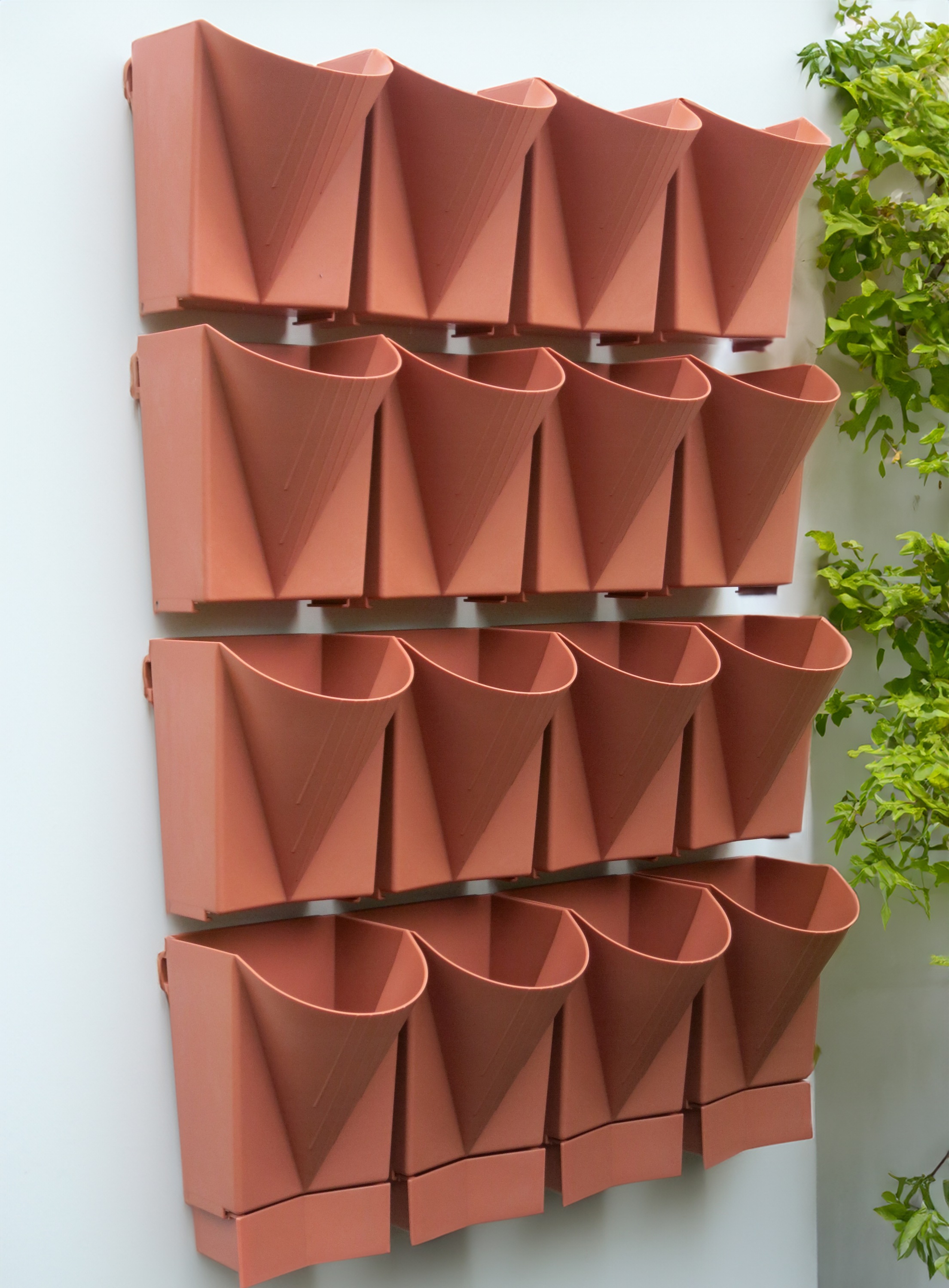 VCM Hängeaufbewahrung »VCM 16er Set Pflanzgefäß | Entwicklung und Hersteller in Deutschland | Maße pro Gefäß ca. H. 20 x B. 15 x T. 12 cm | Wandgarten - Blumenkasten«, (16 St.)