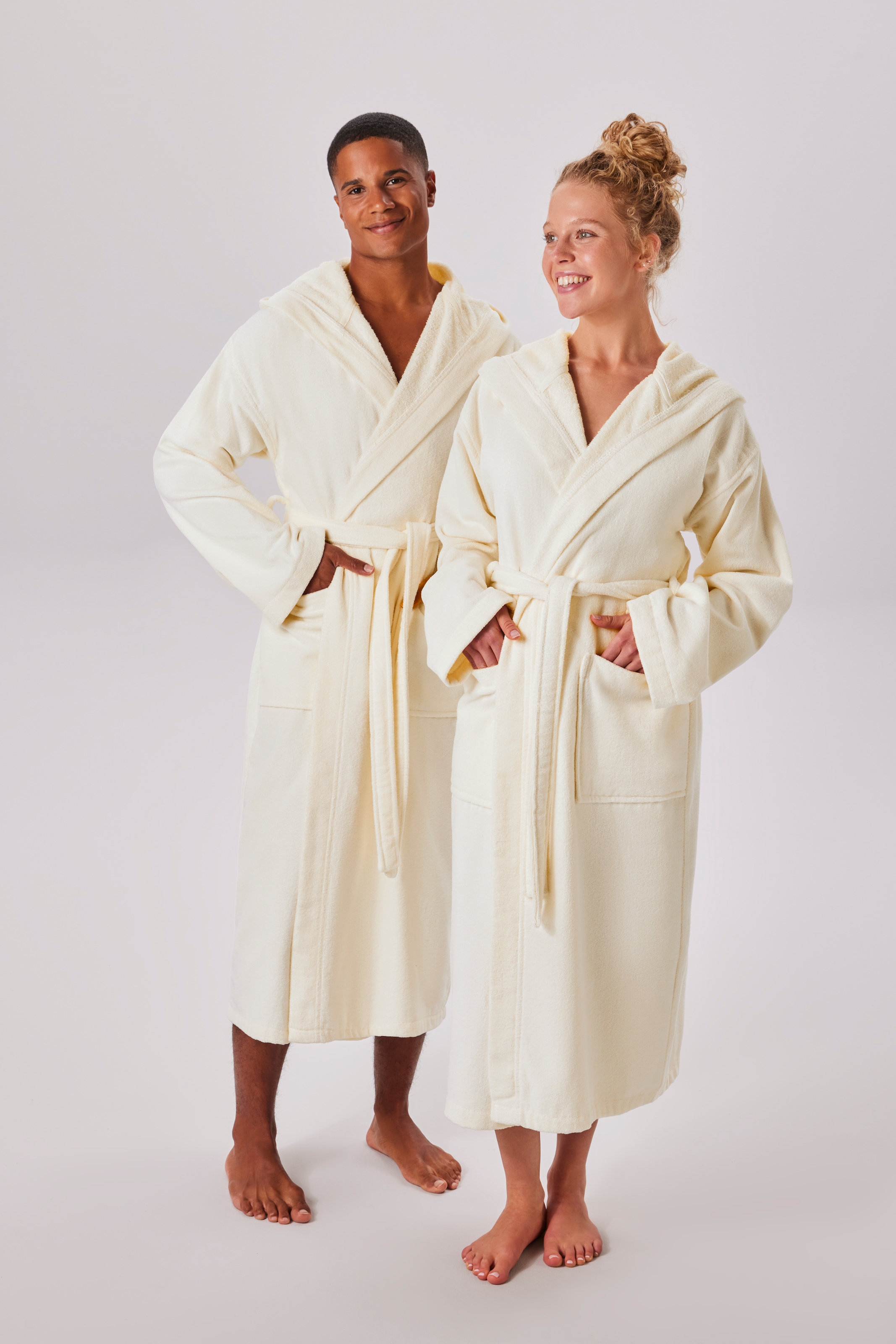 OTTO home Unisex-Bademantel »Regona, Hotelbademantel, Morgenmantel, Standardlänge & Überlänge« 1 Stk. Damen & Herren, mit Taschen, flauschig, weich, Velours, Sauna & Spa